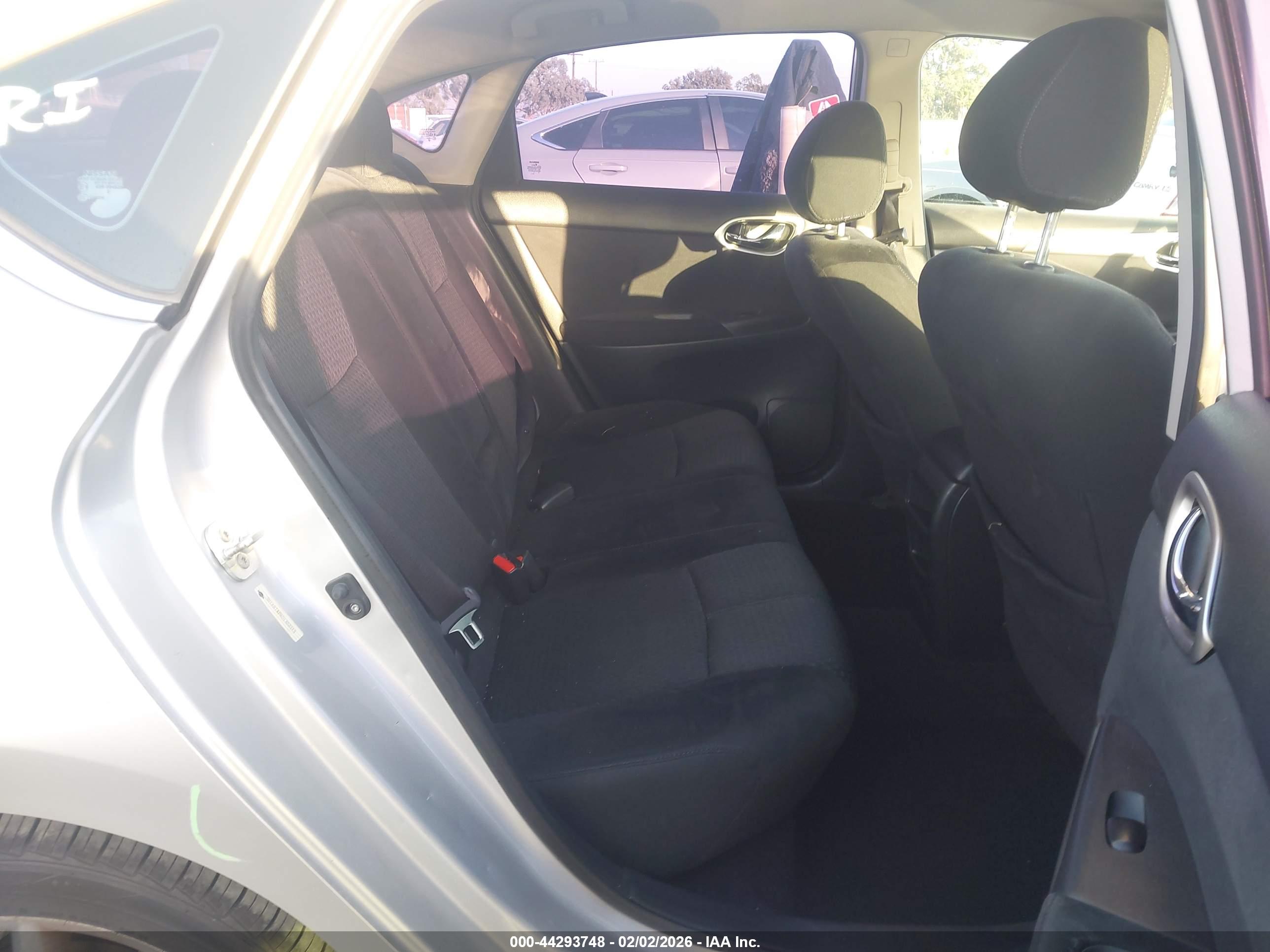 NISSAN SENTRA image 8