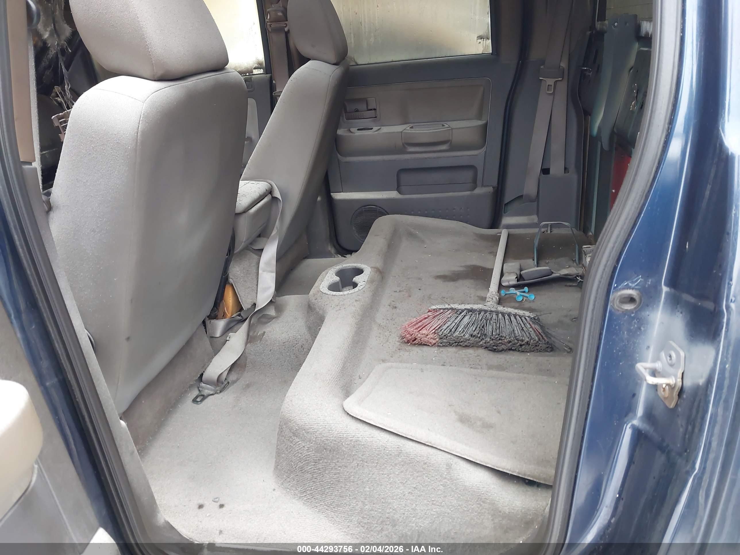 DODGE DAKOTA image 8
