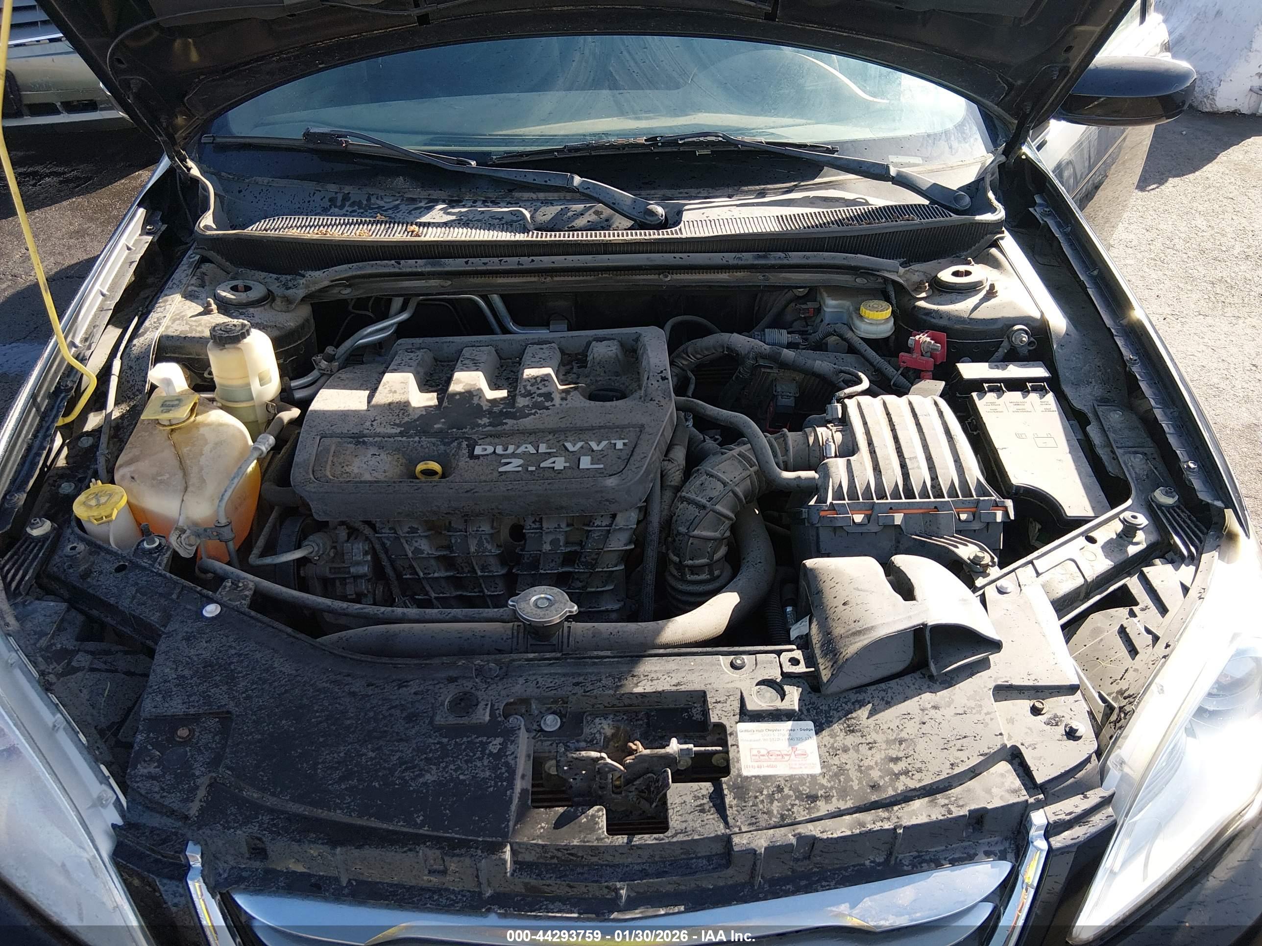 CHRYSLER 200 image 10