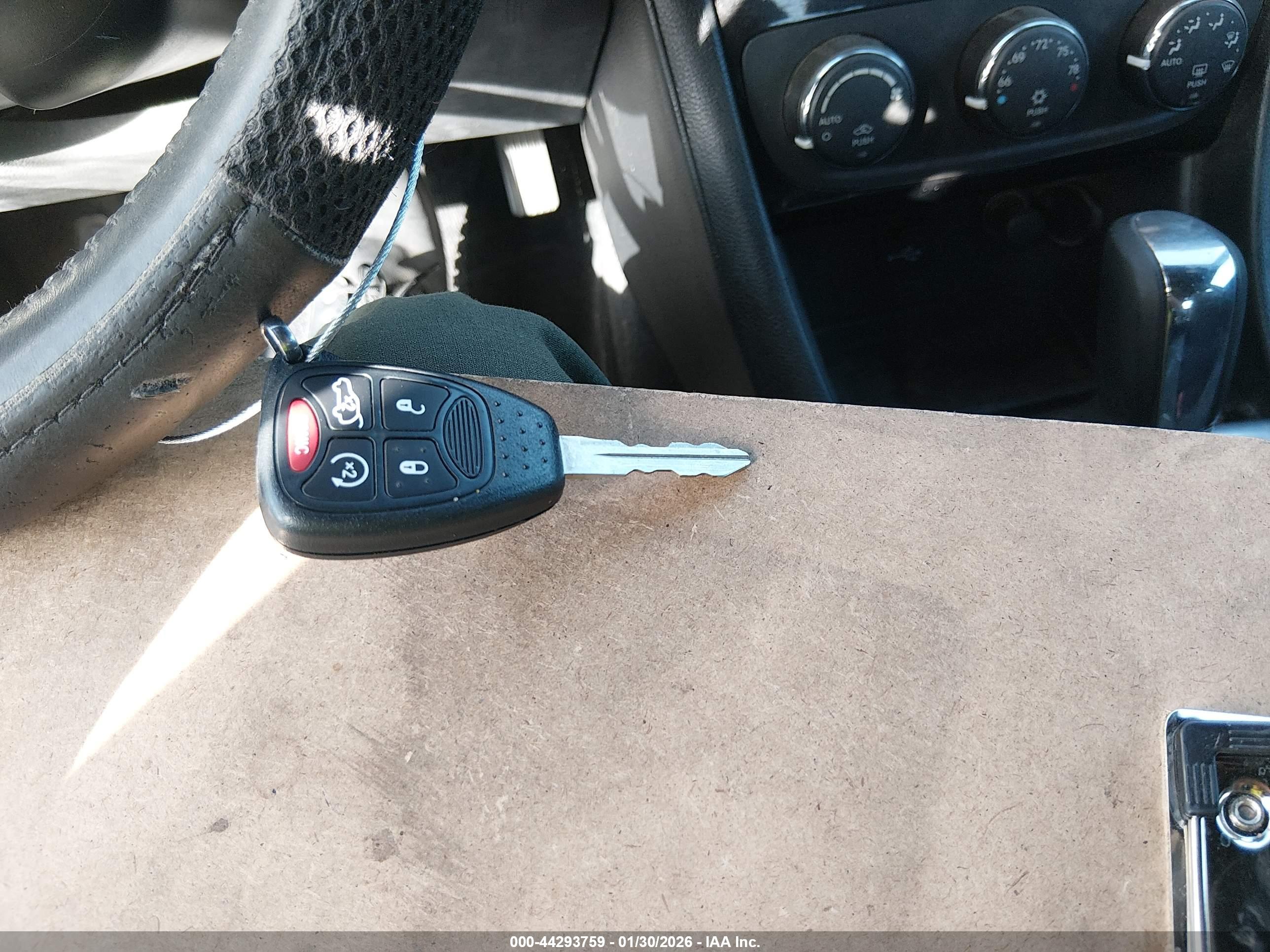 CHRYSLER 200 image 11