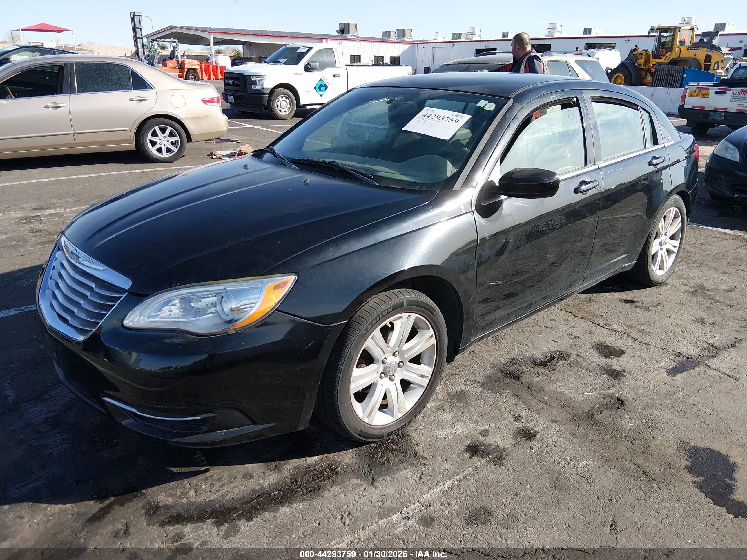 CHRYSLER 200 image 2