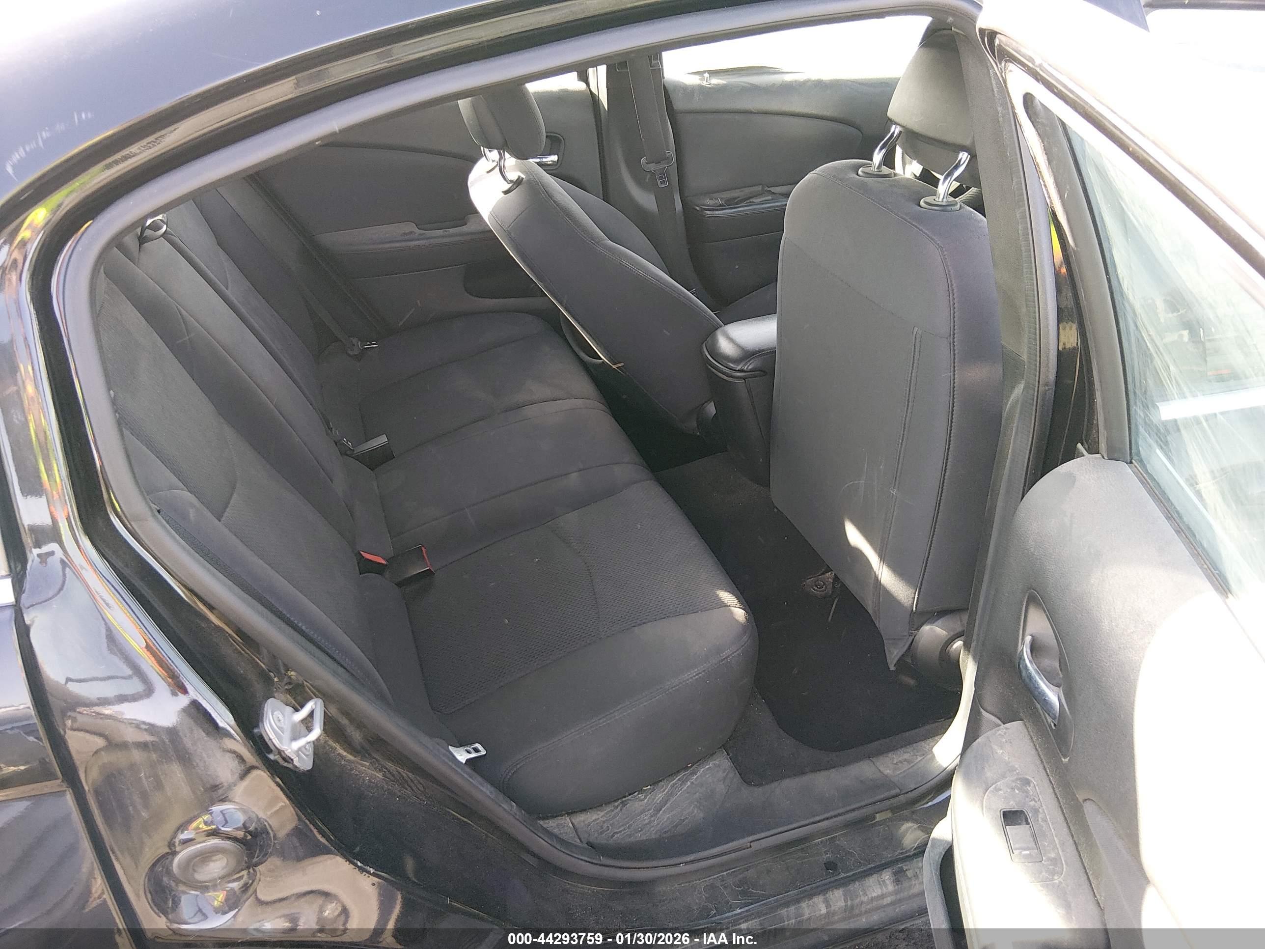 CHRYSLER 200 image 8