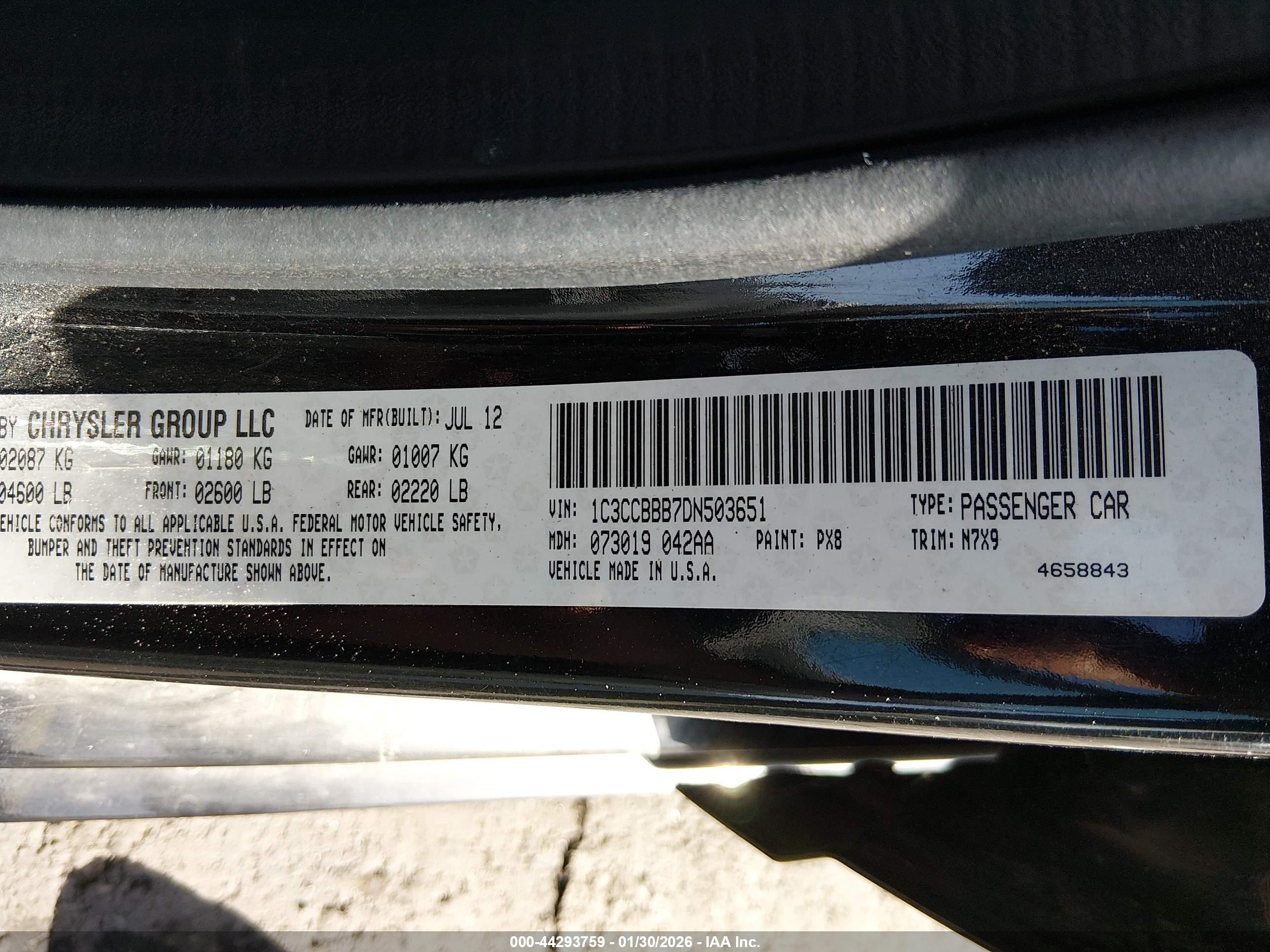 CHRYSLER 200 image 9
