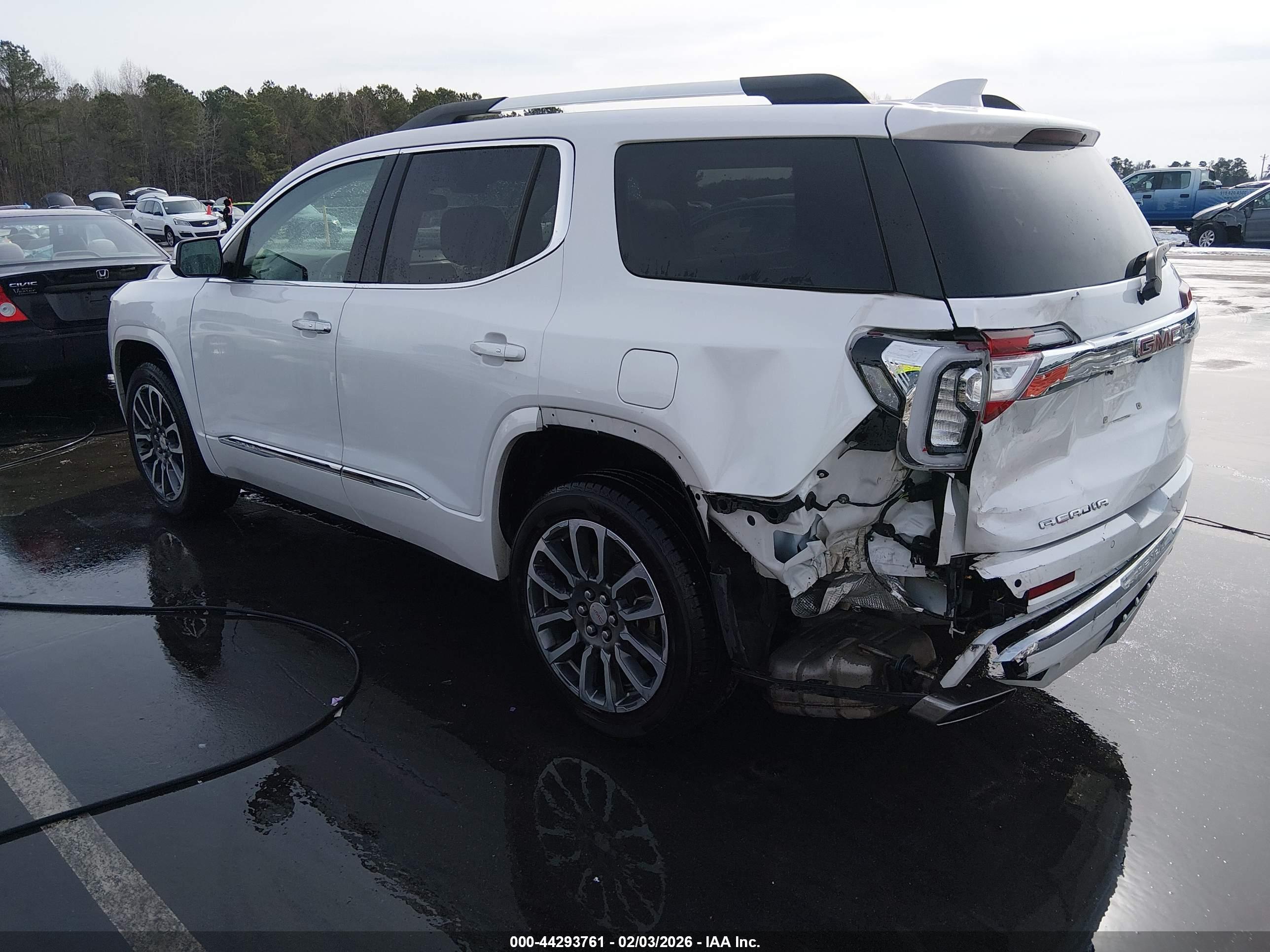 GMC ACADIA image 3