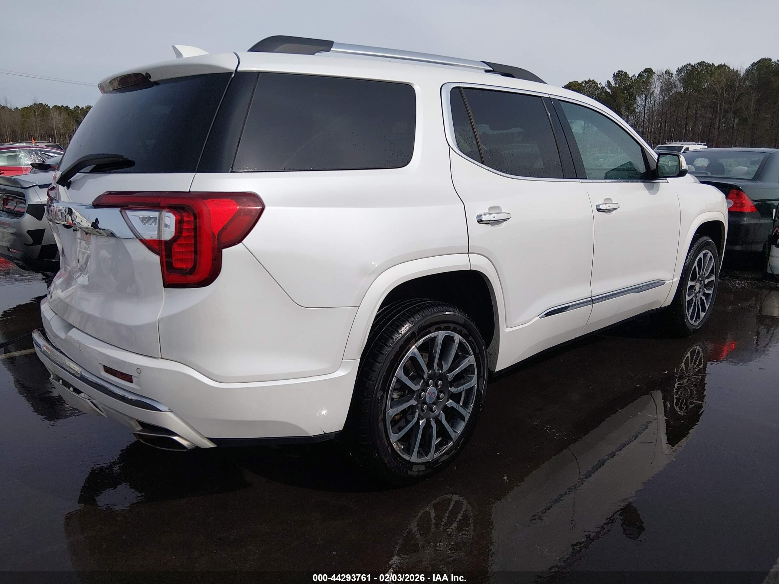 GMC ACADIA image 4