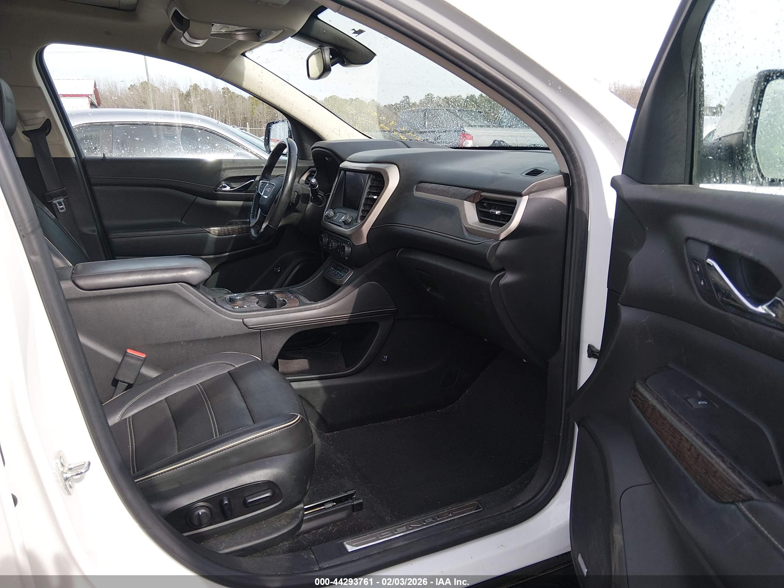 GMC ACADIA image 5