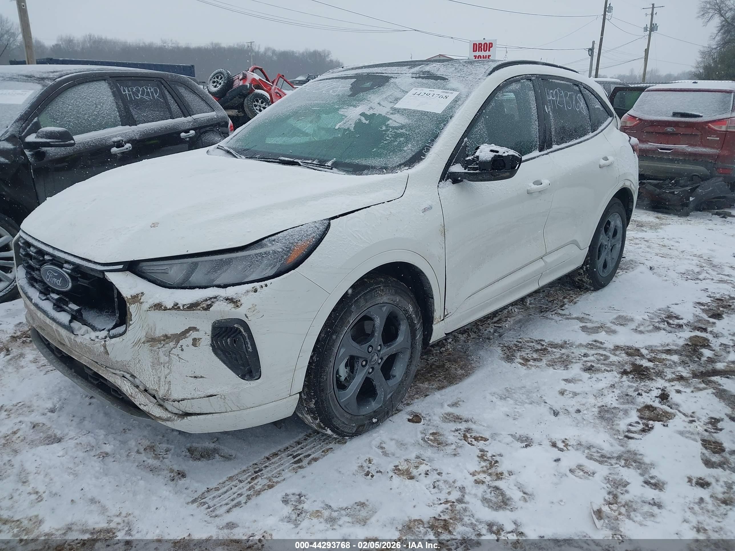 FORD ESCAPE image 2