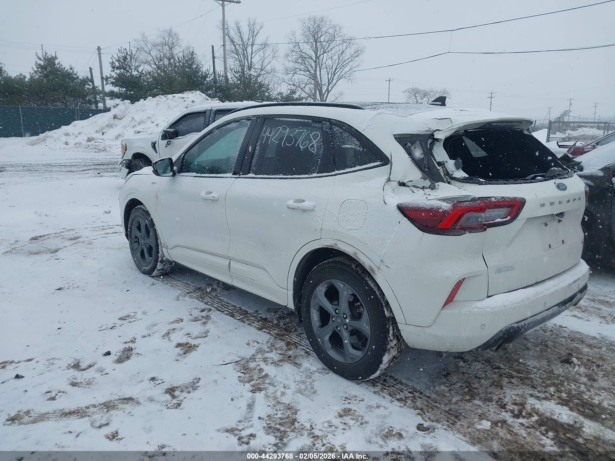 FORD ESCAPE image 3