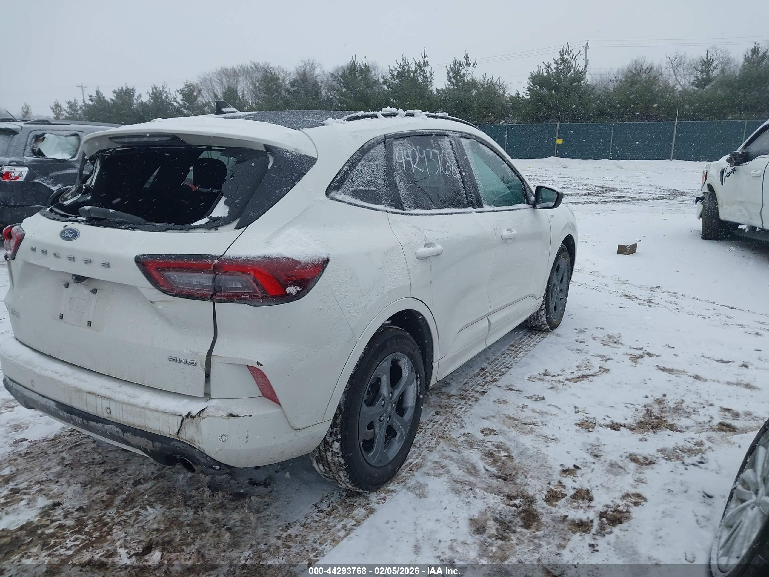 FORD ESCAPE image 4