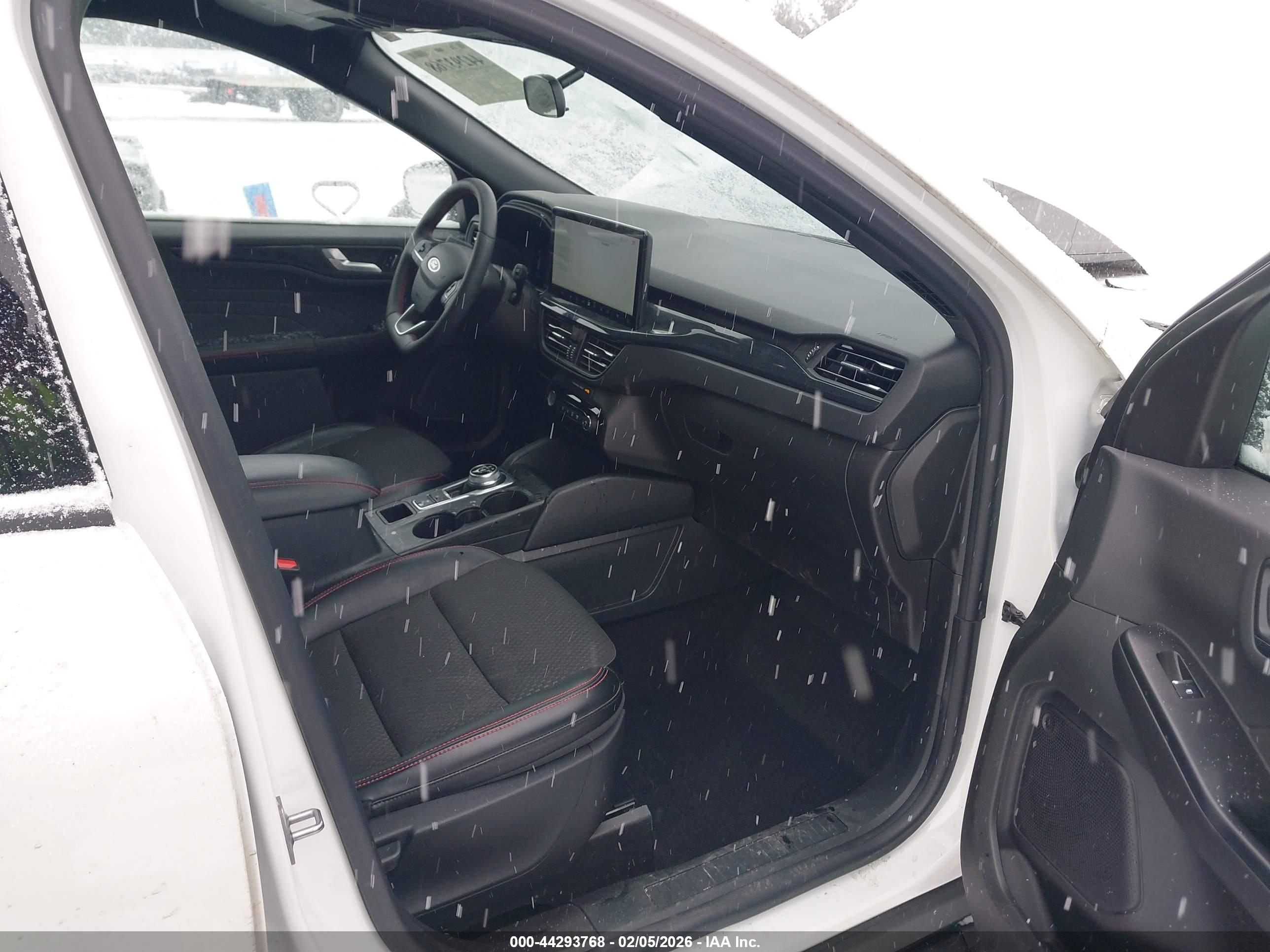 FORD ESCAPE image 5