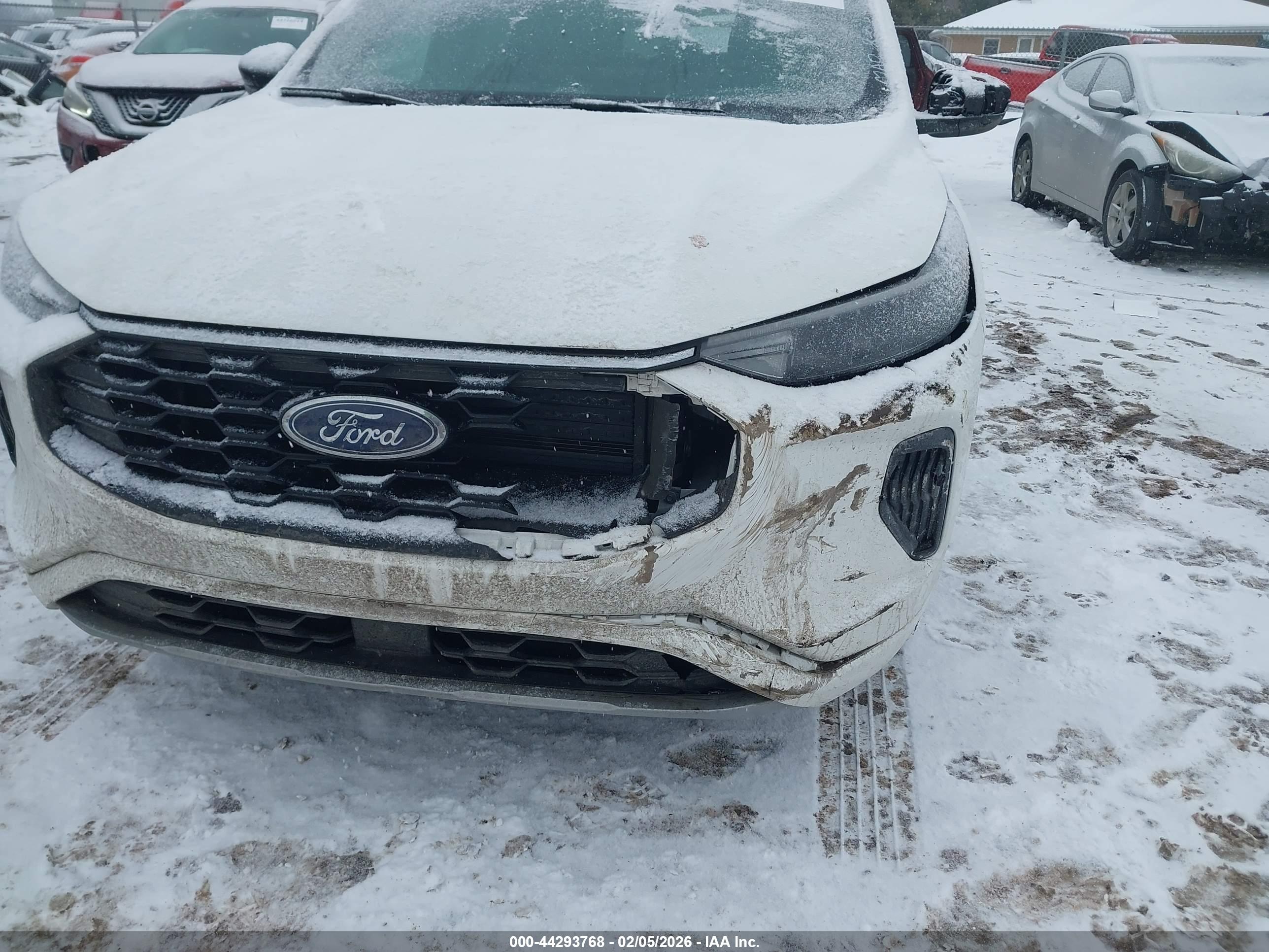 FORD ESCAPE image 6
