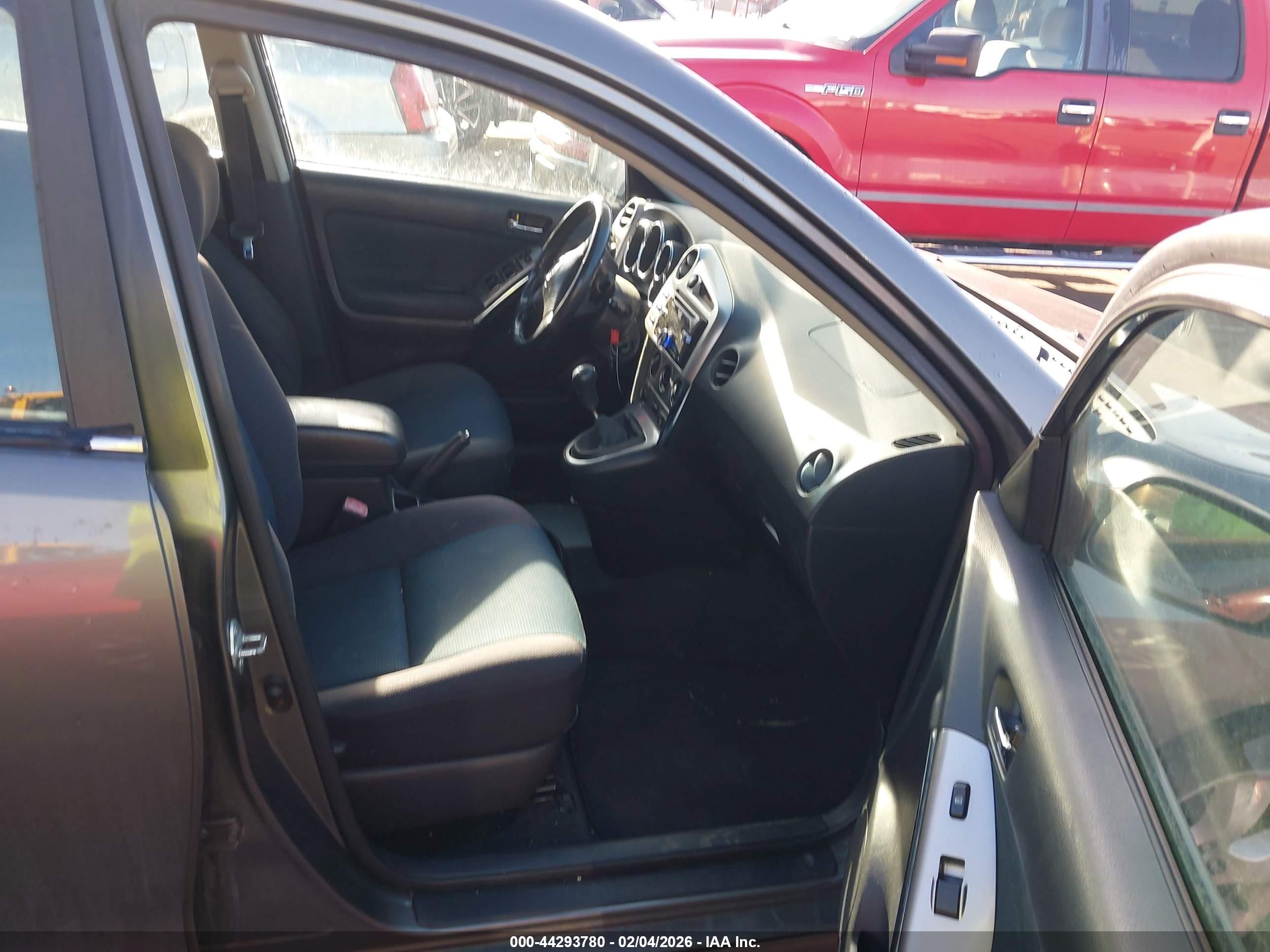 TOYOTA MATRIX image 5