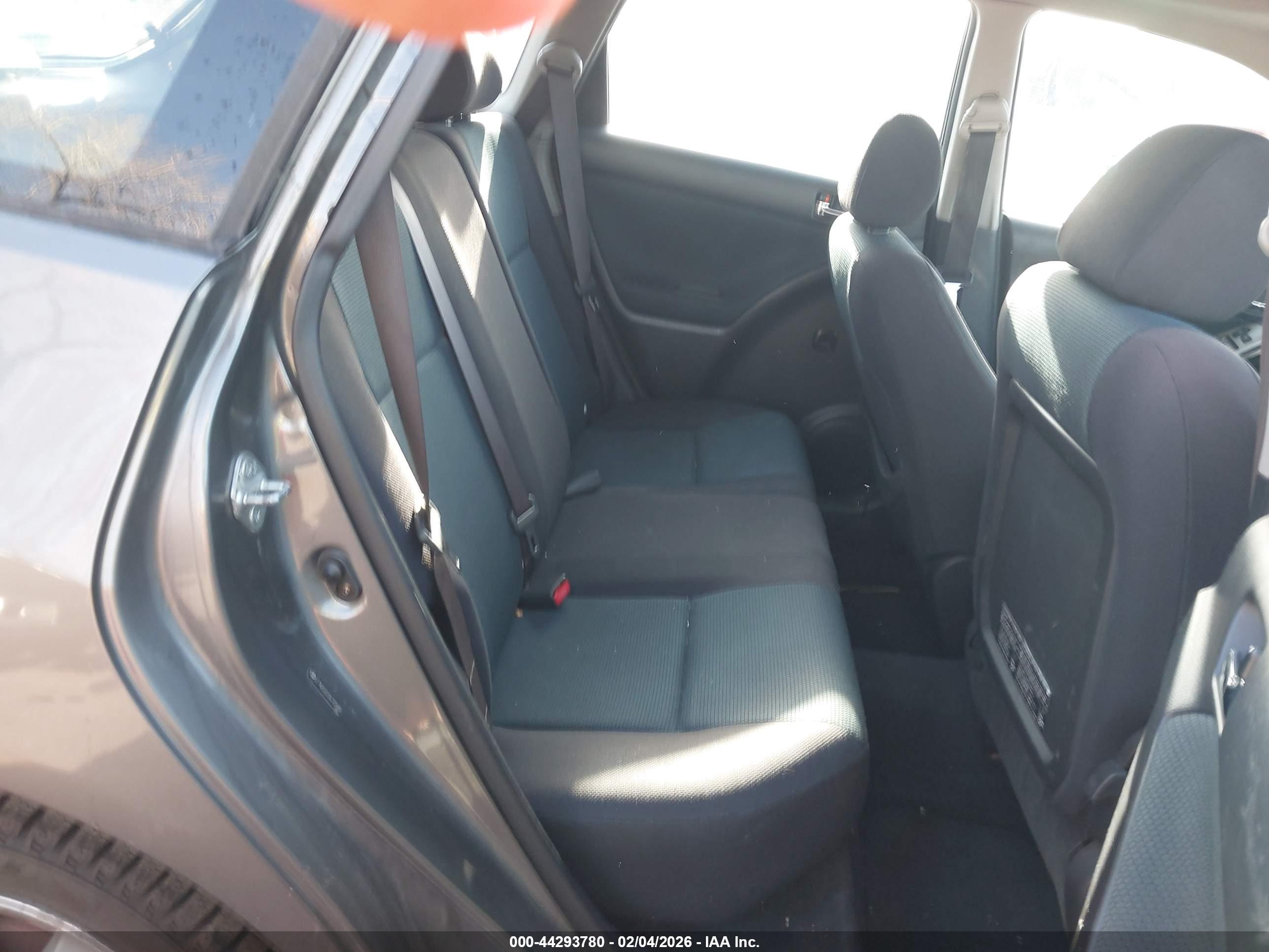 TOYOTA MATRIX image 8