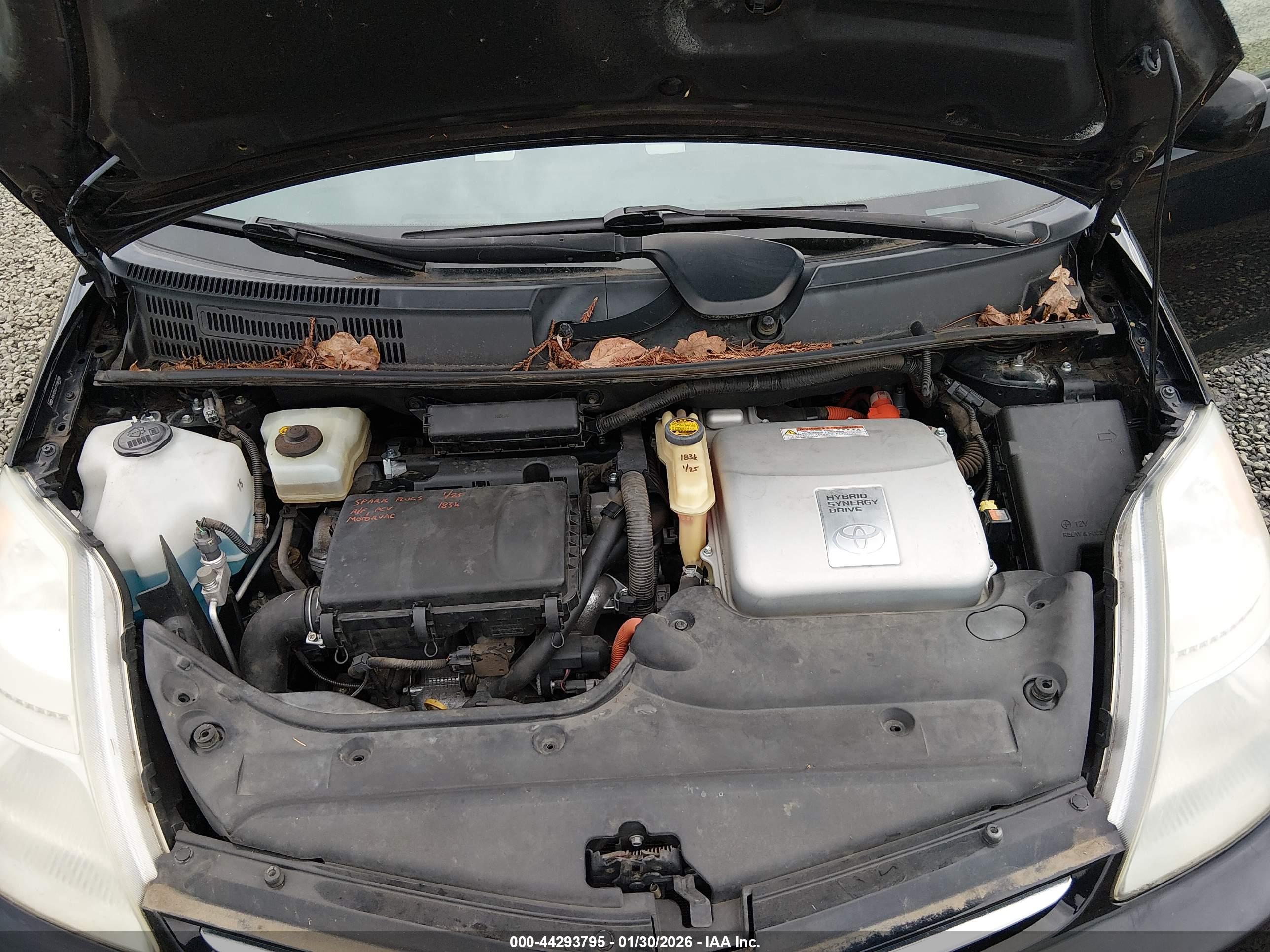 TOYOTA PRIUS image 10