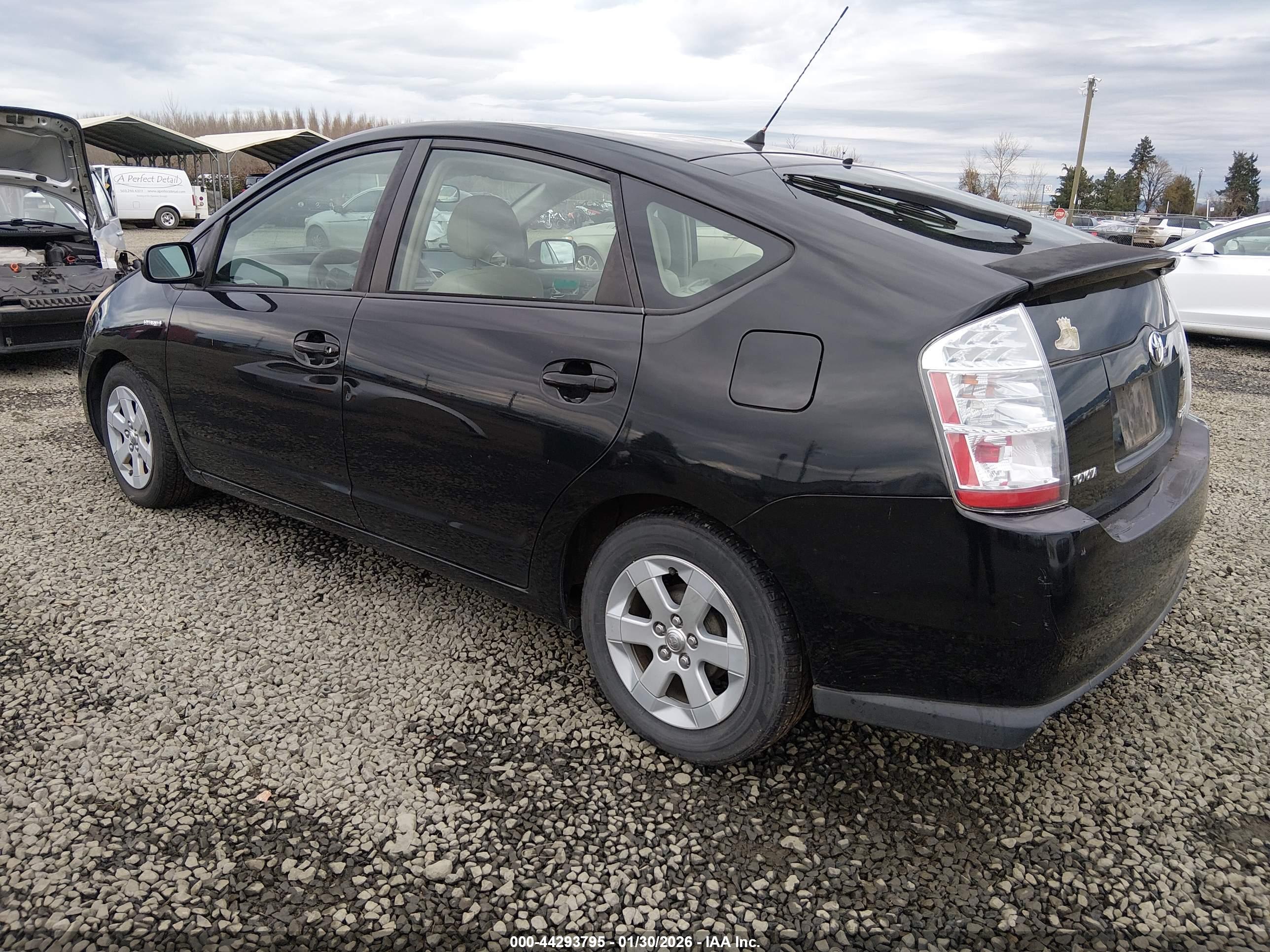 TOYOTA PRIUS image 3