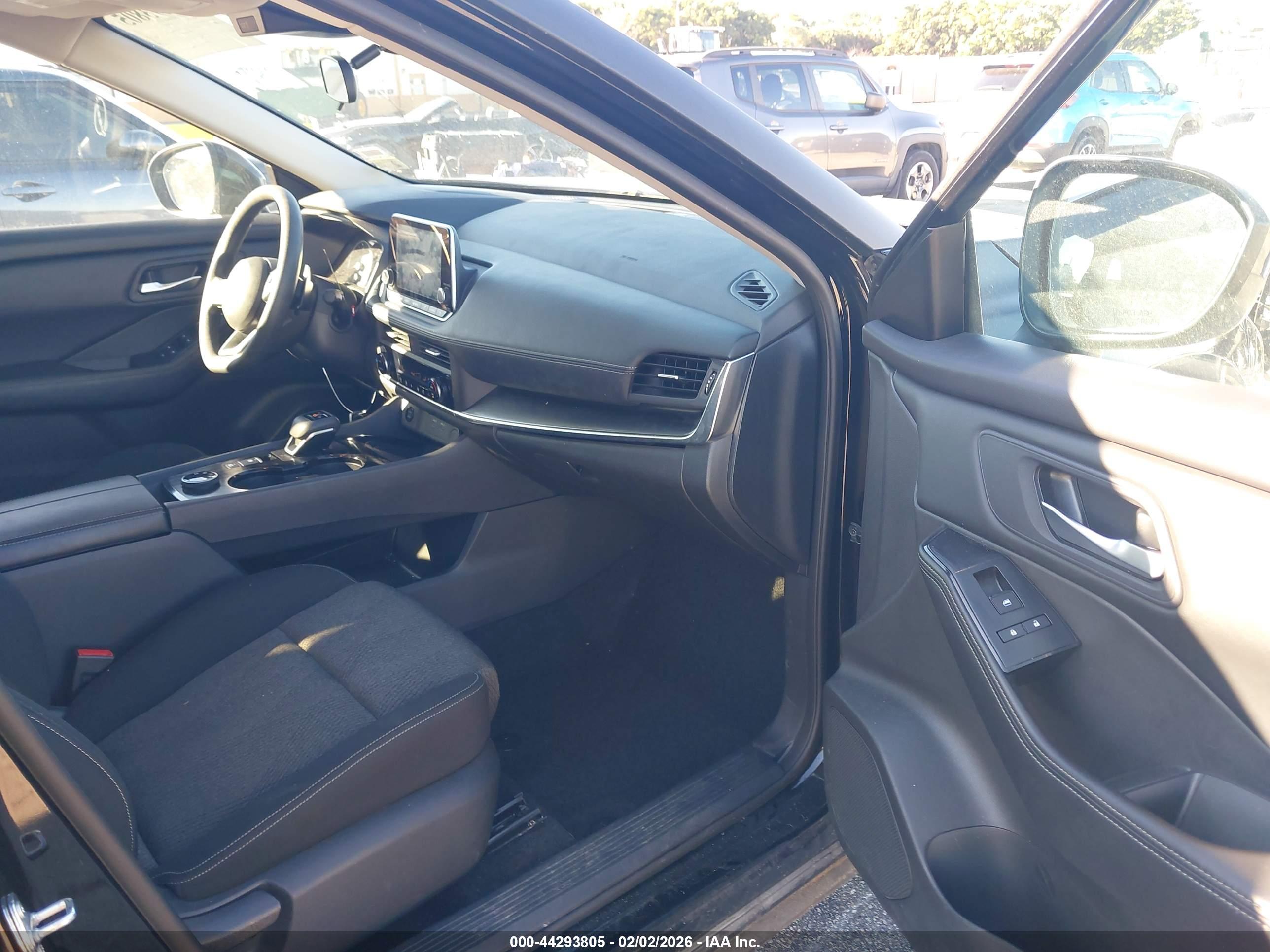 NISSAN ROGUE image 5