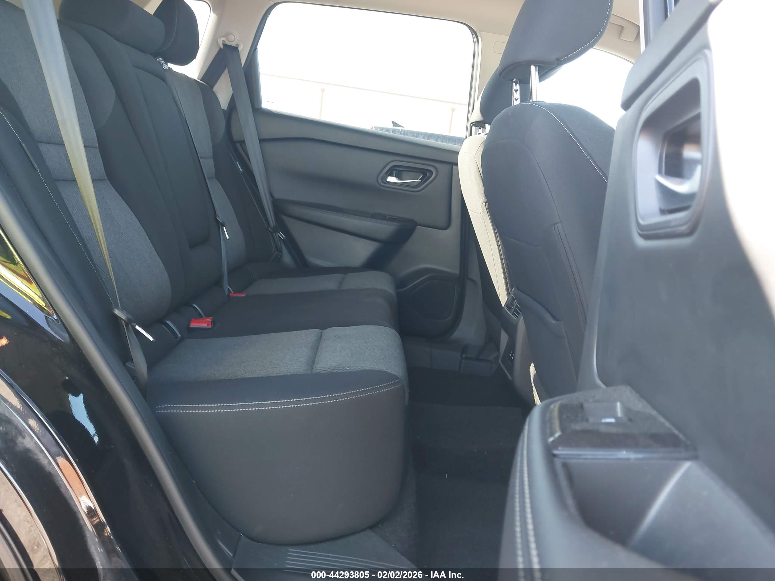 NISSAN ROGUE image 8