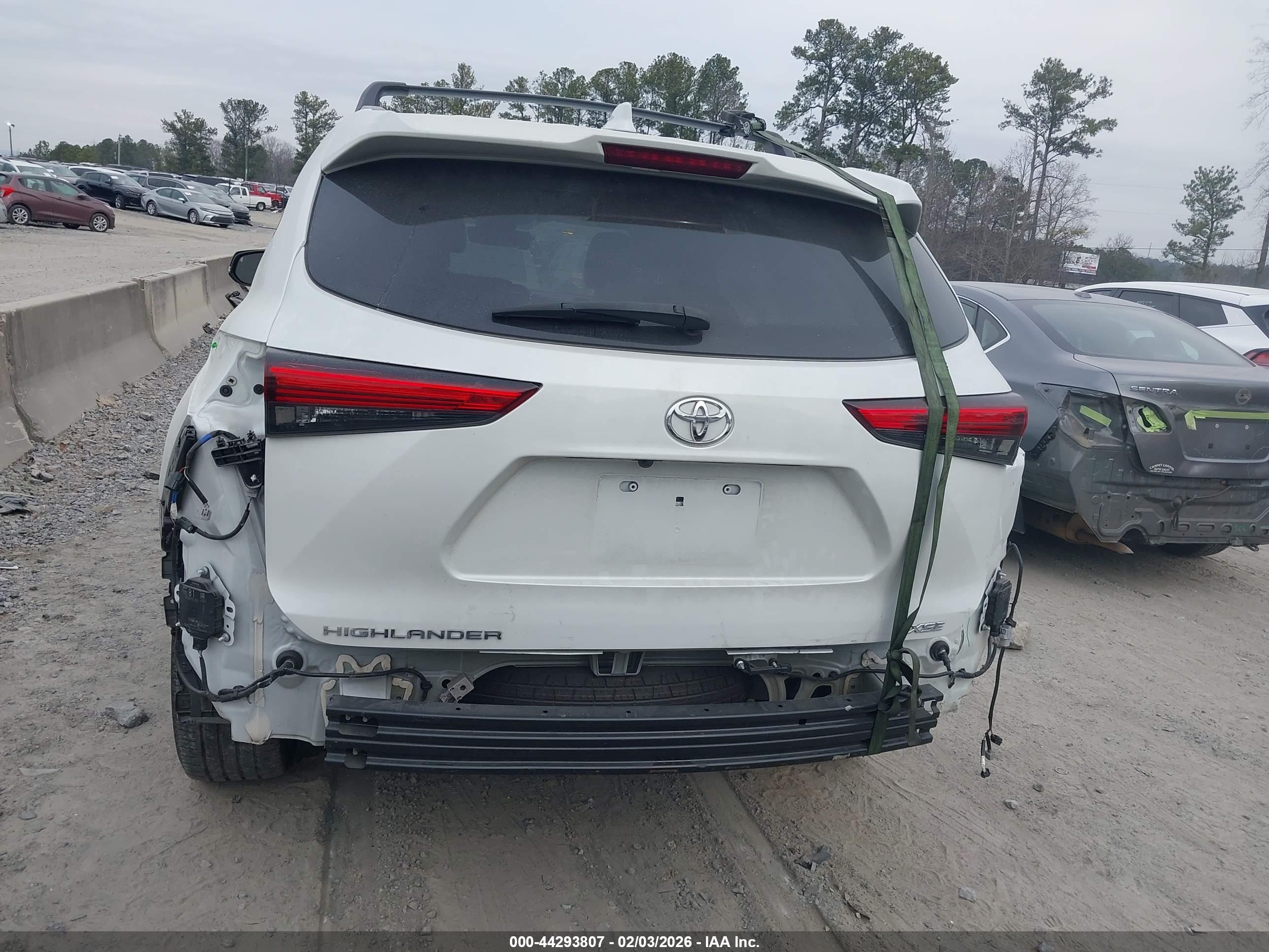 TOYOTA HIGHLANDER image 6