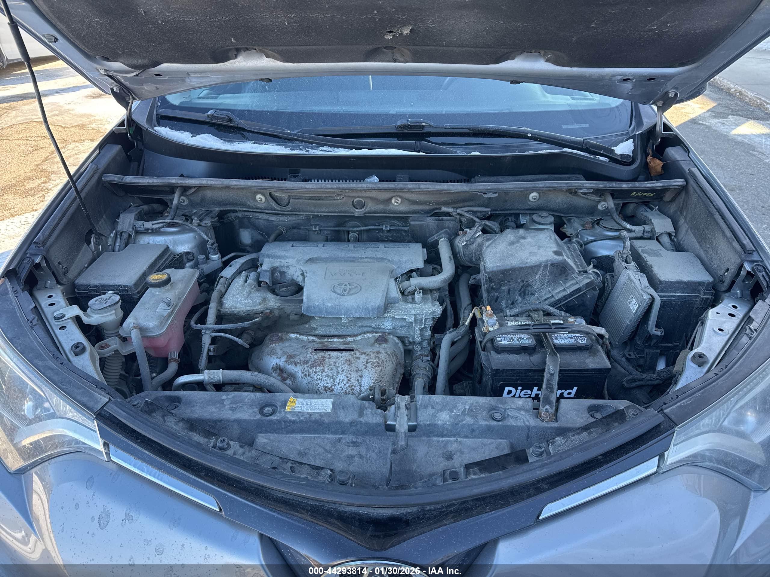 TOYOTA RAV4 image 10