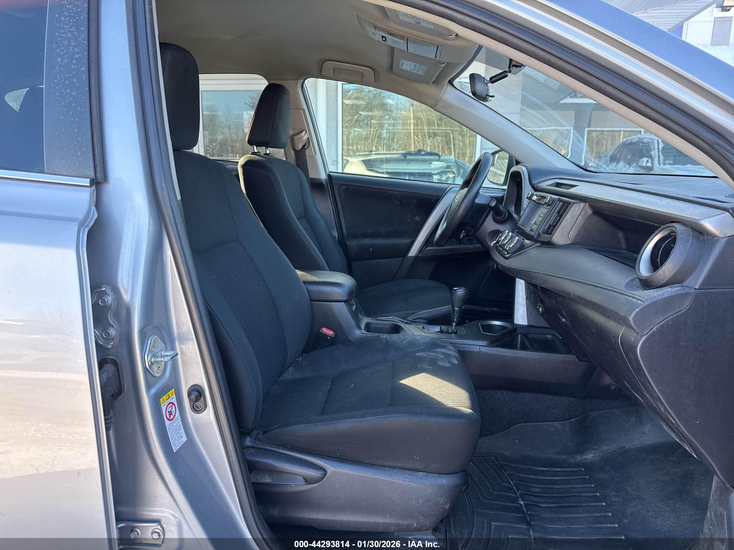 TOYOTA RAV4 image 5