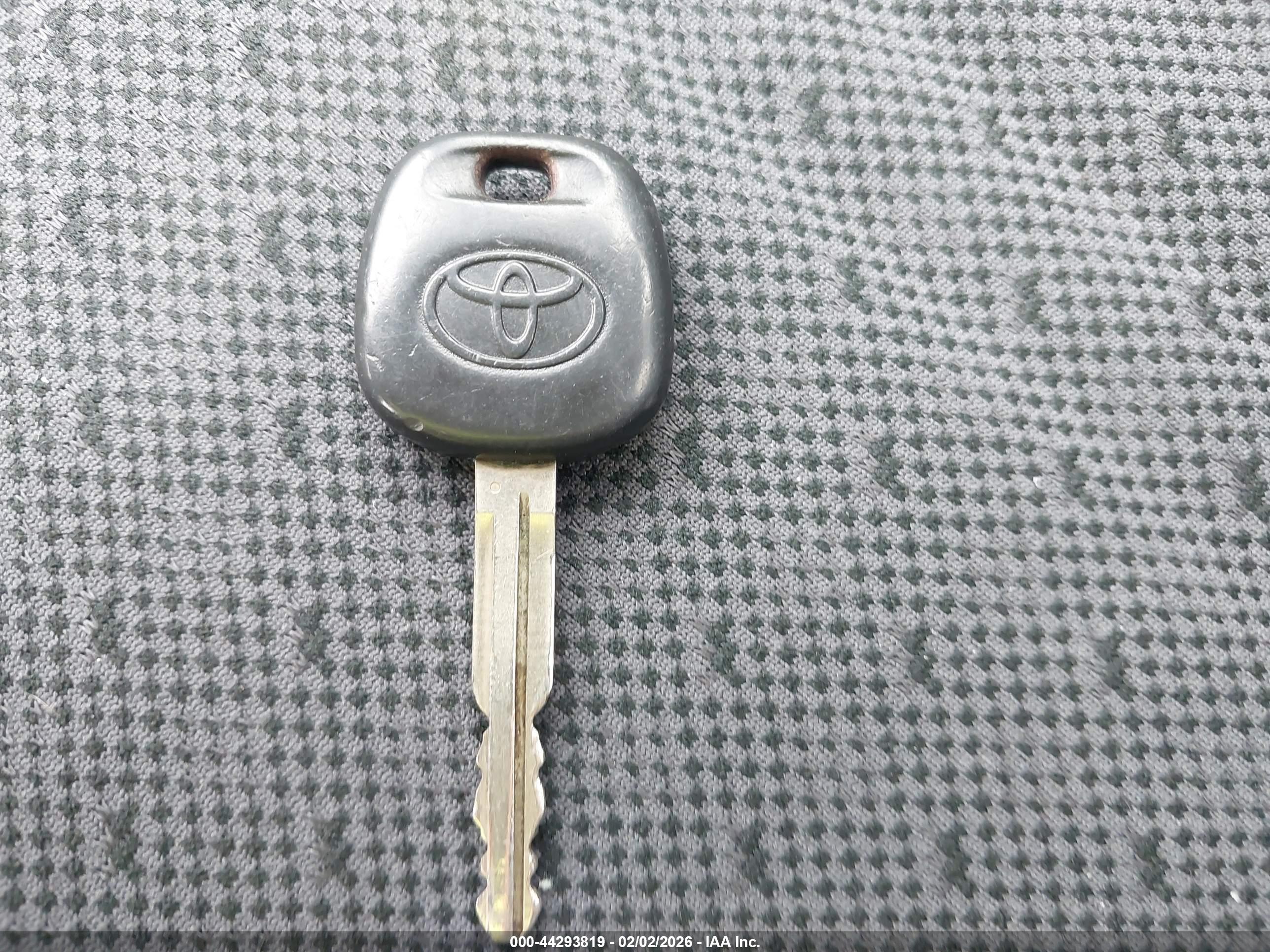 TOYOTA YARIS image 11
