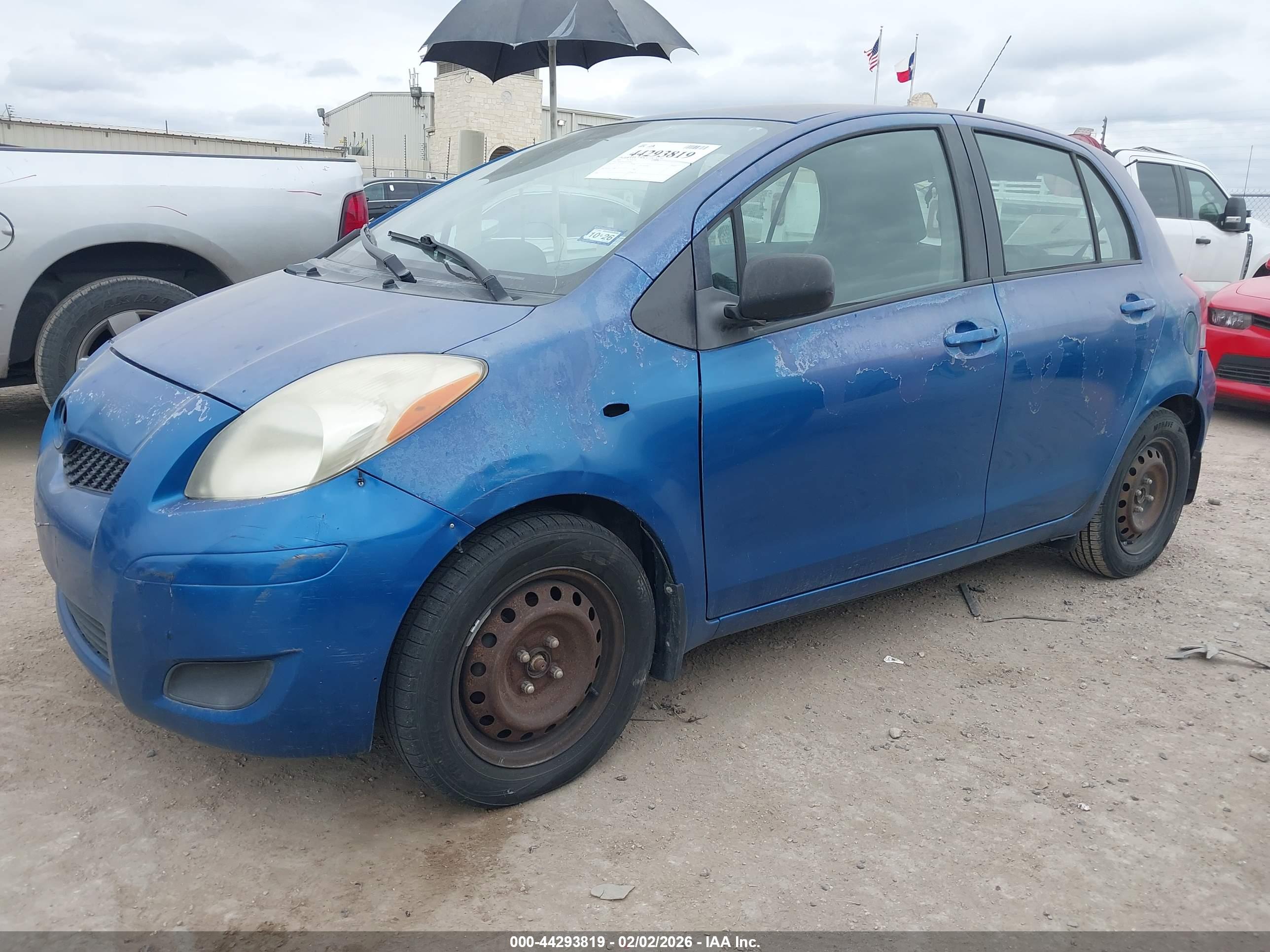 TOYOTA YARIS image 2