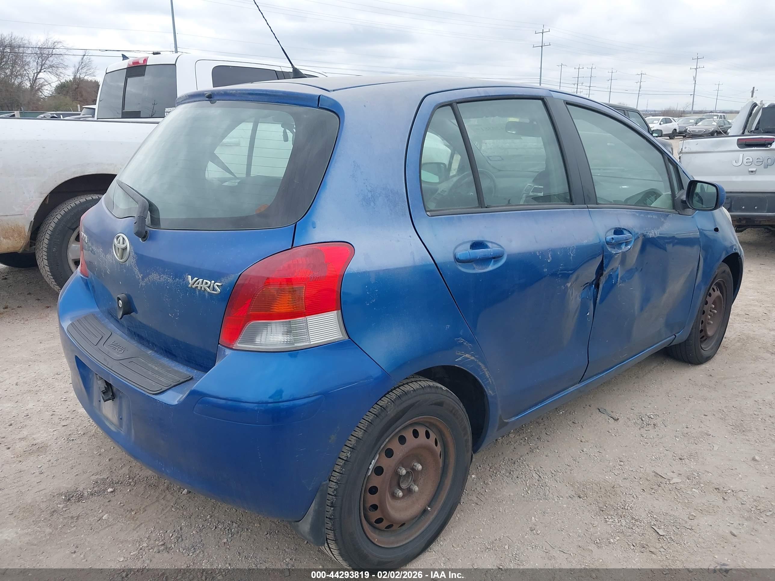 TOYOTA YARIS image 4