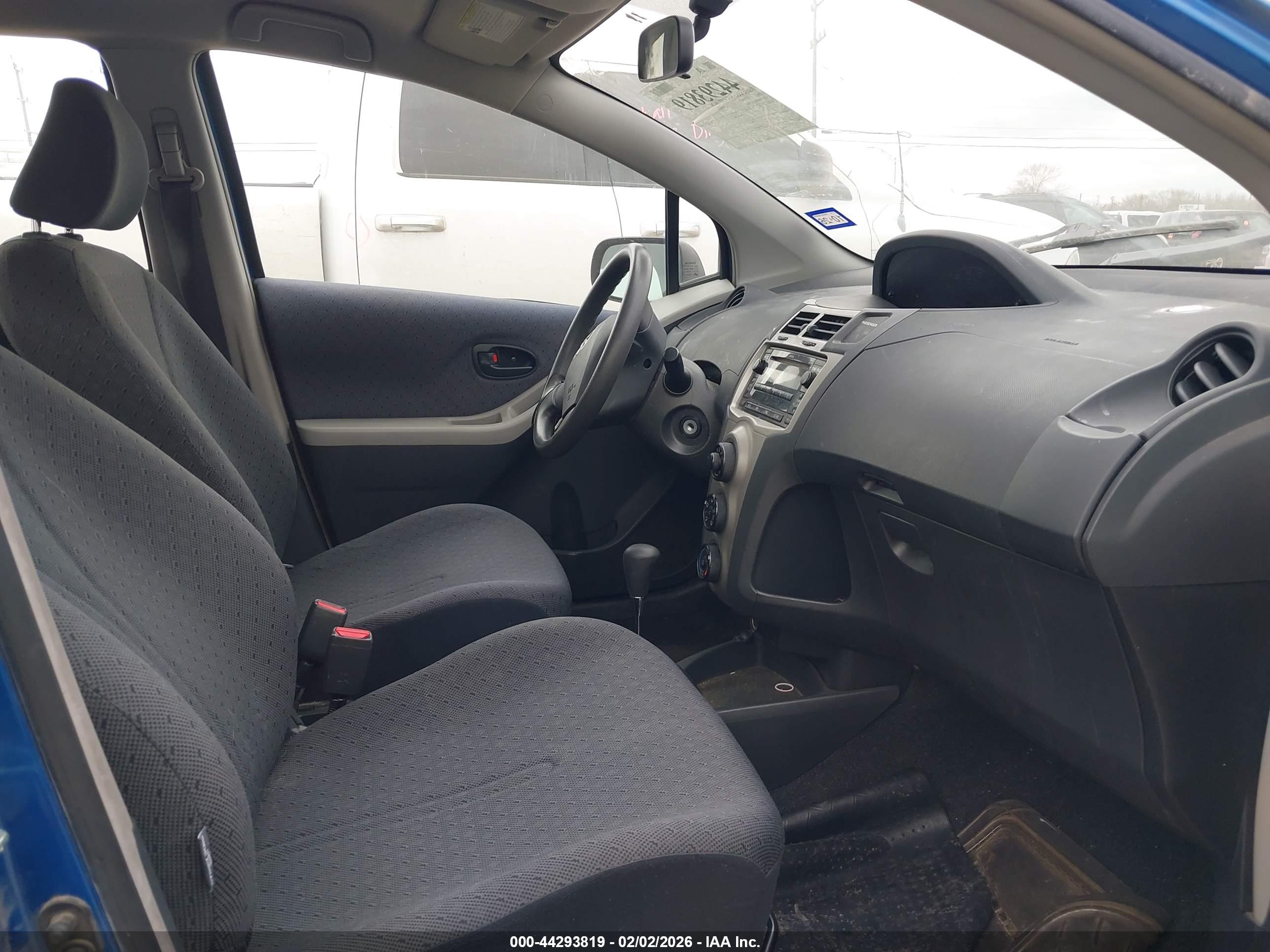 TOYOTA YARIS image 5