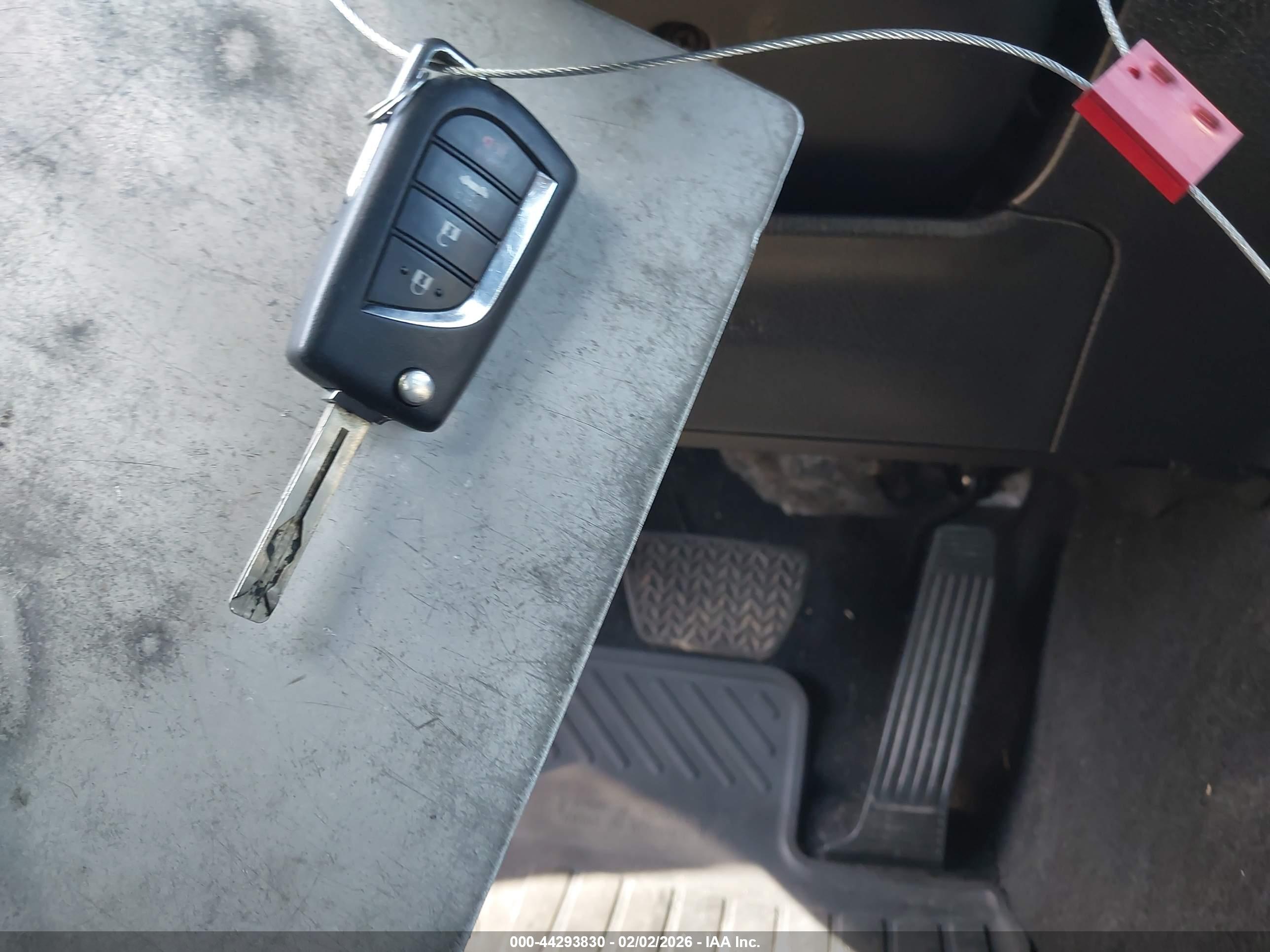 TOYOTA CAMRY image 11