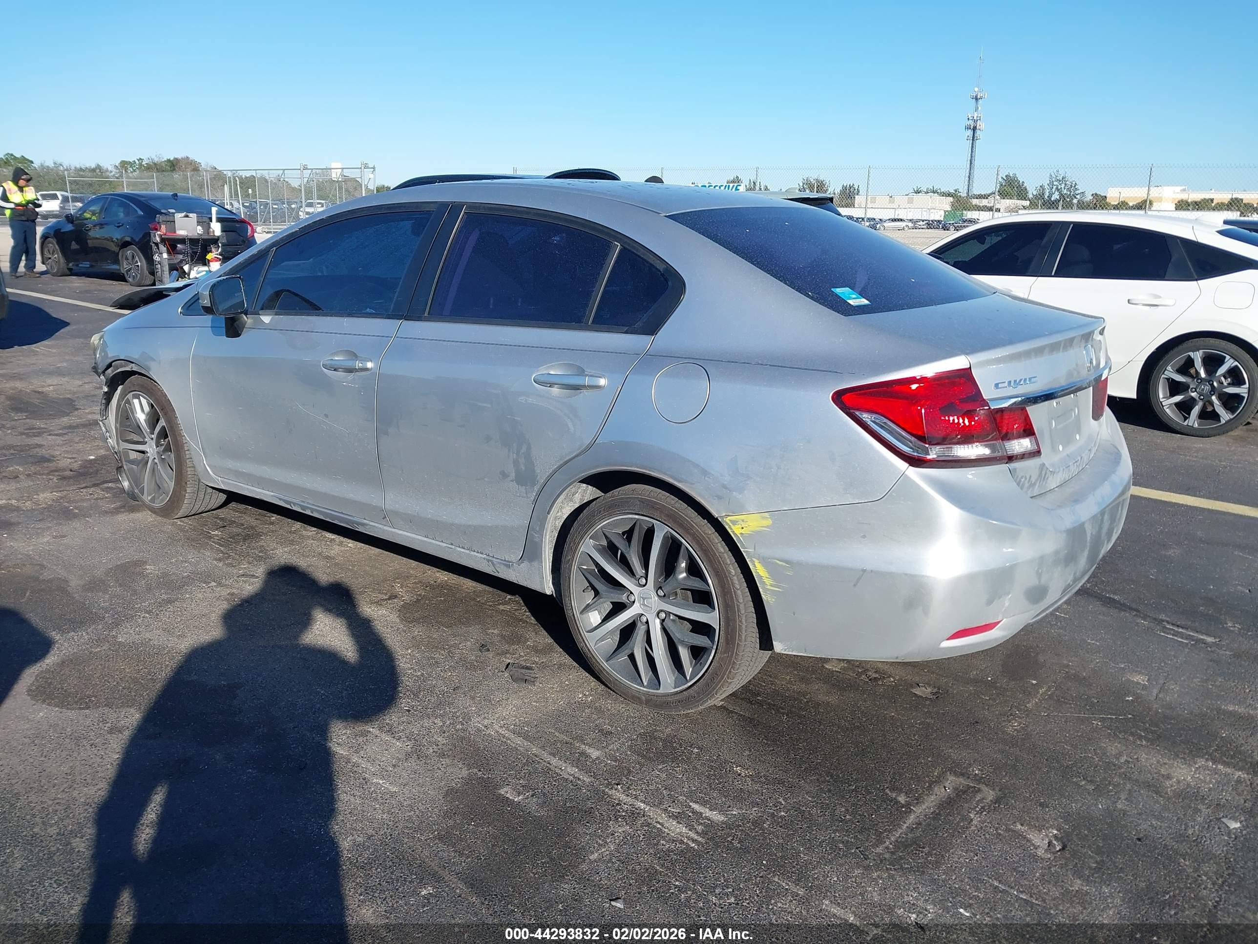 HONDA CIVIC image 3