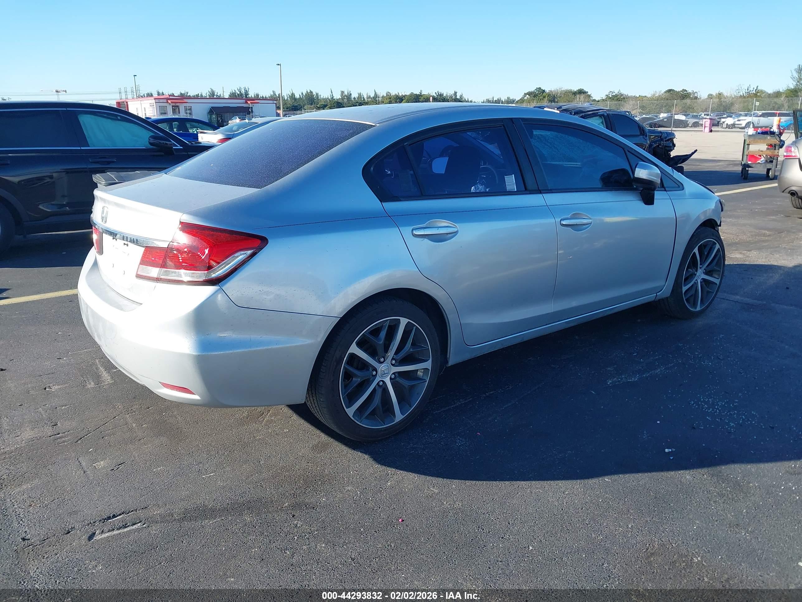 HONDA CIVIC image 4