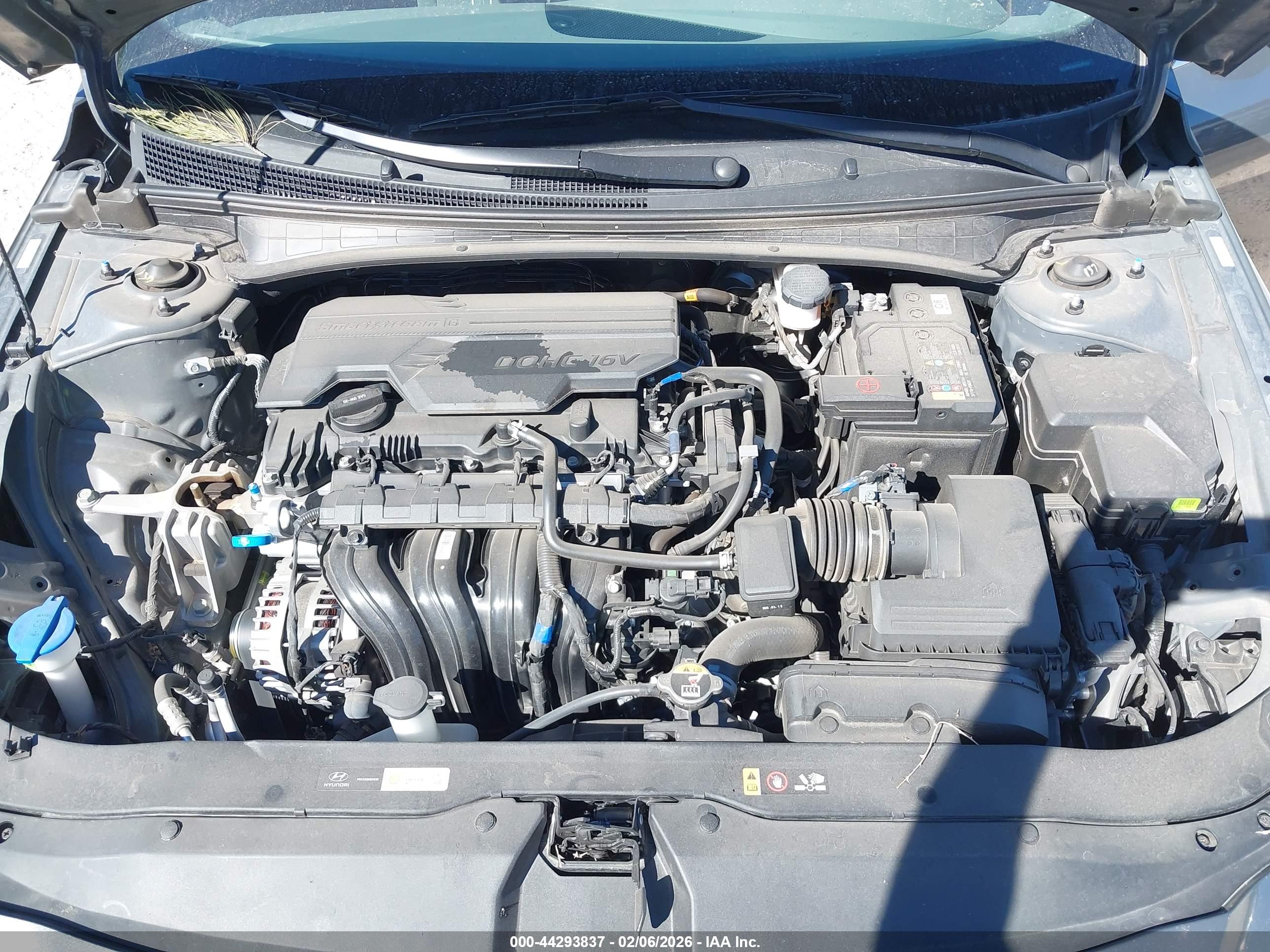 HYUNDAI ELANTRA image 10