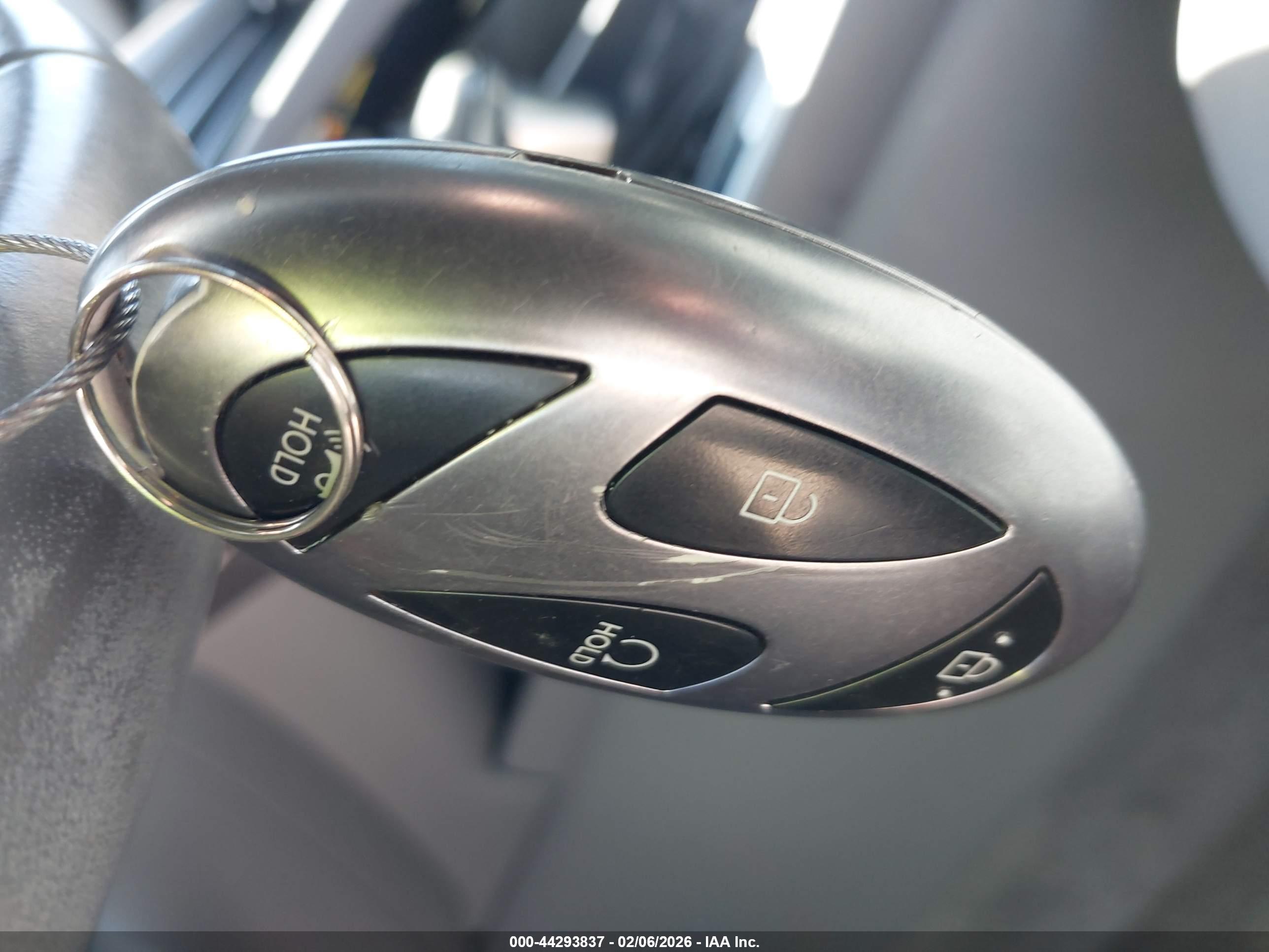 HYUNDAI ELANTRA image 11