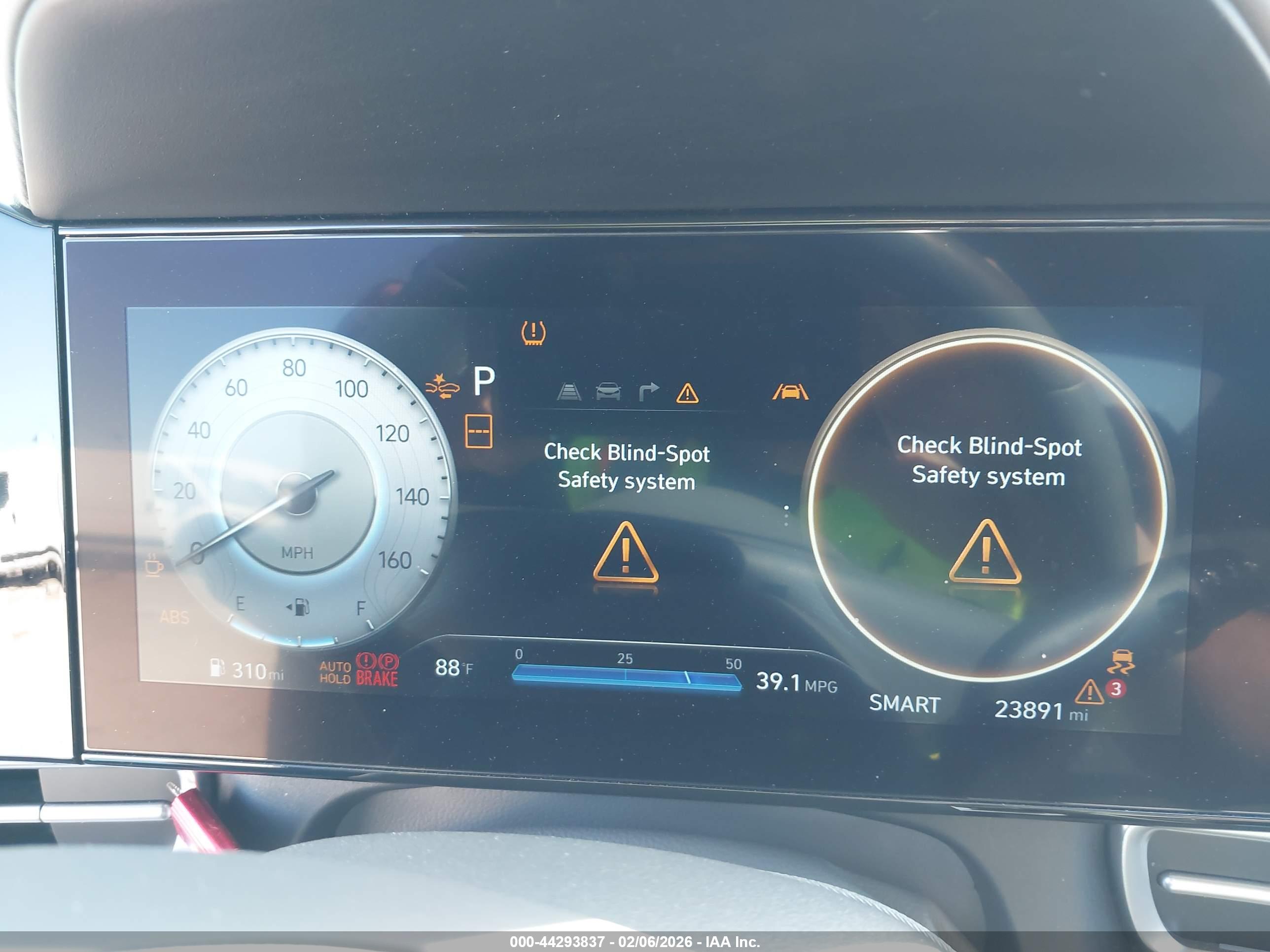 HYUNDAI ELANTRA image 7
