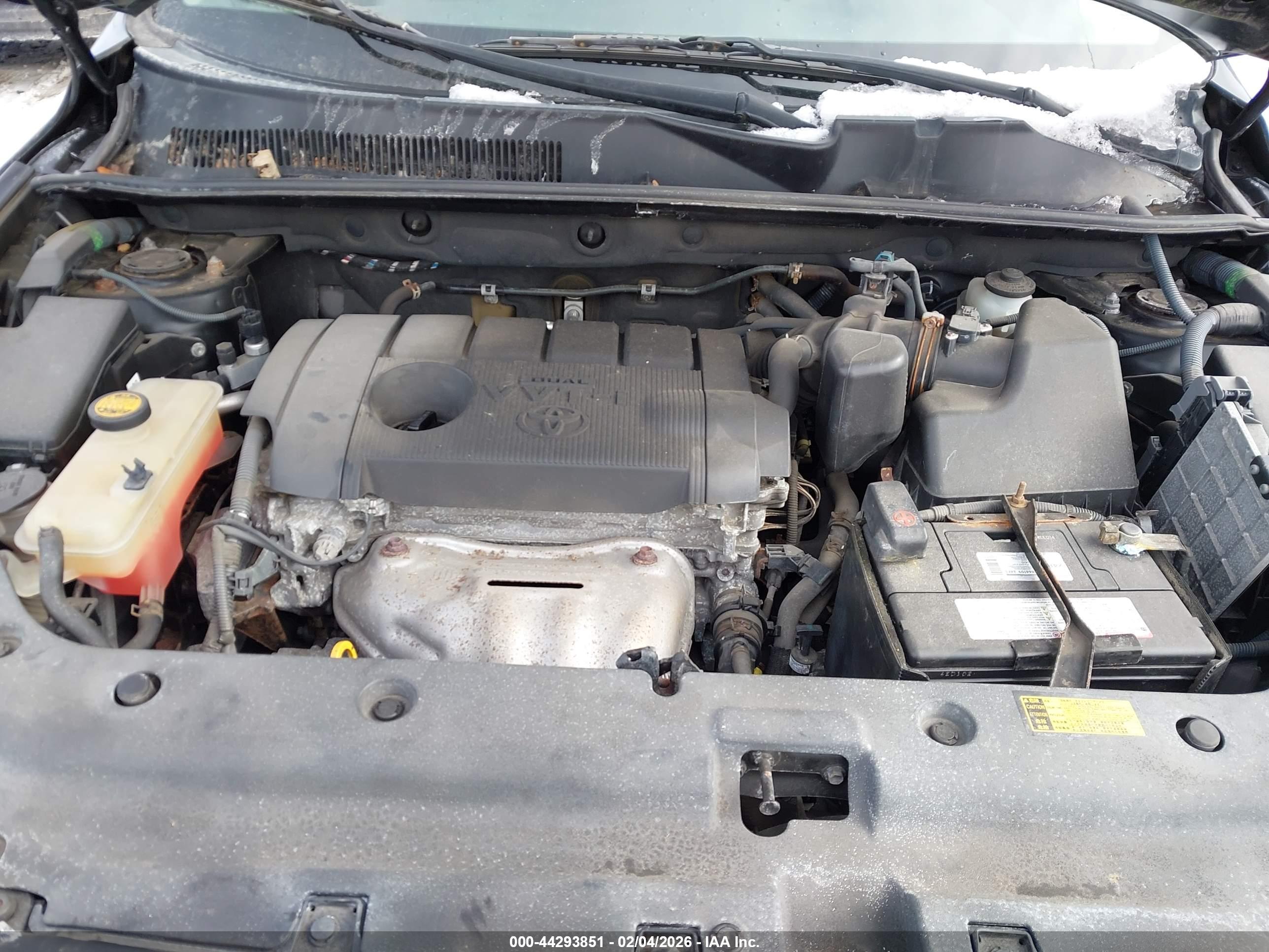 TOYOTA RAV4 image 10