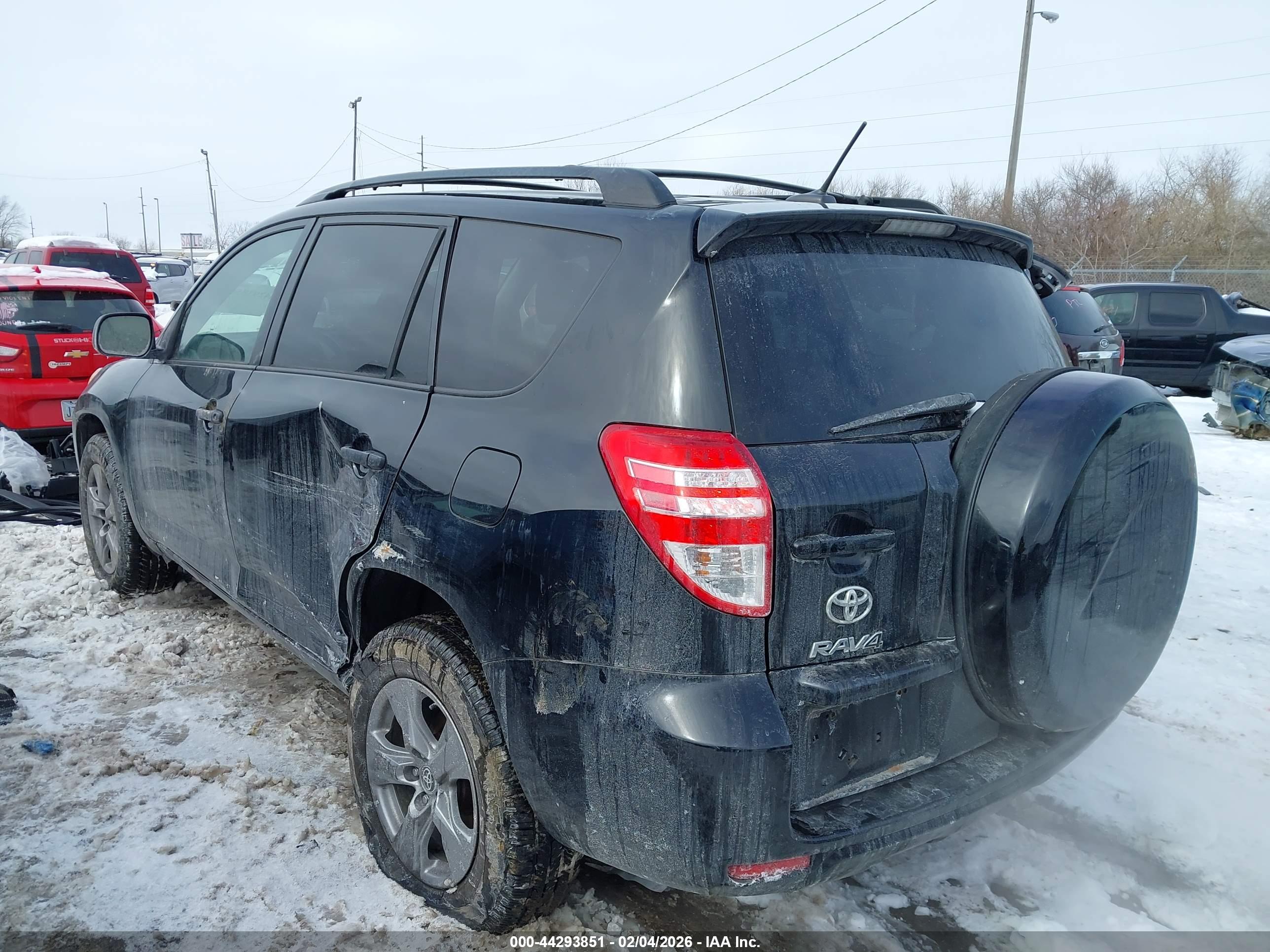 TOYOTA RAV4 image 3