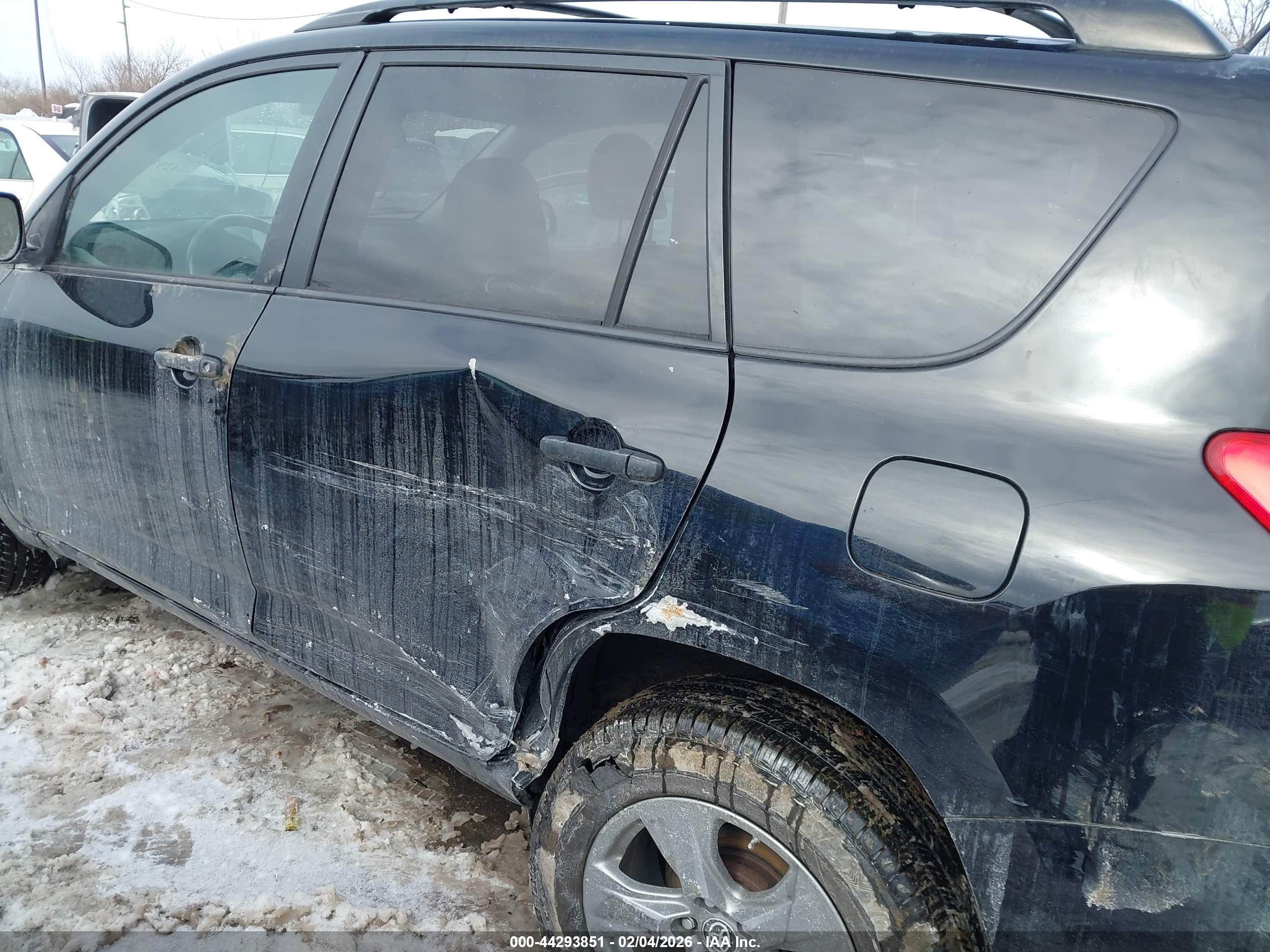 TOYOTA RAV4 image 6