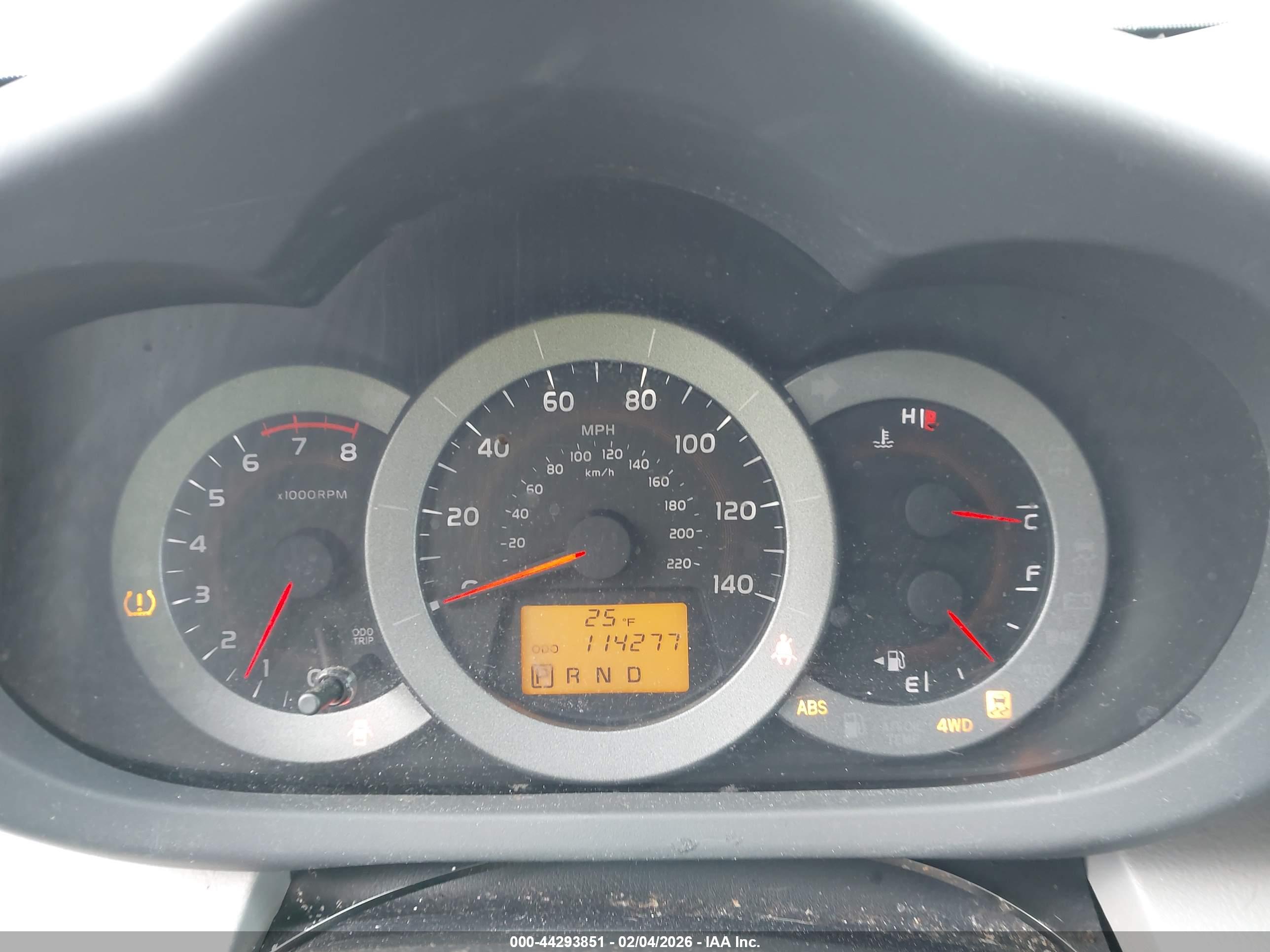 TOYOTA RAV4 image 7