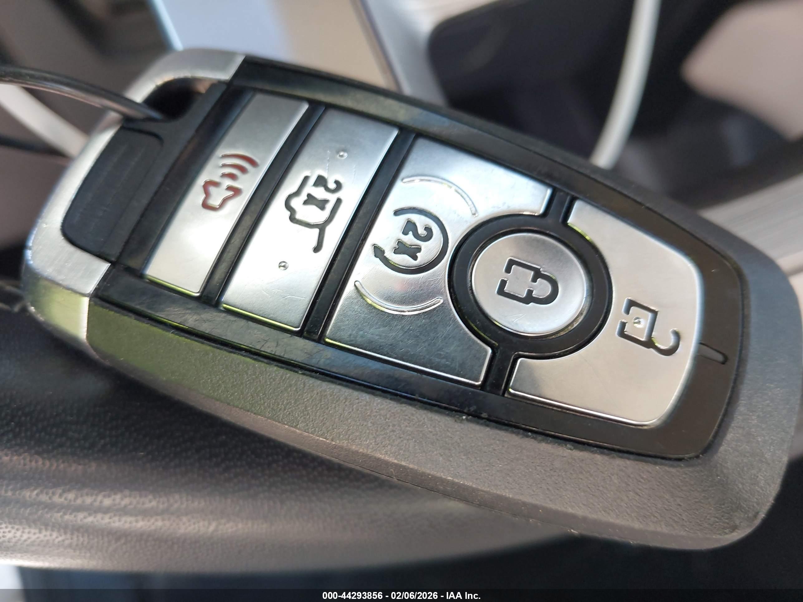 FORD EXPEDITION image 11