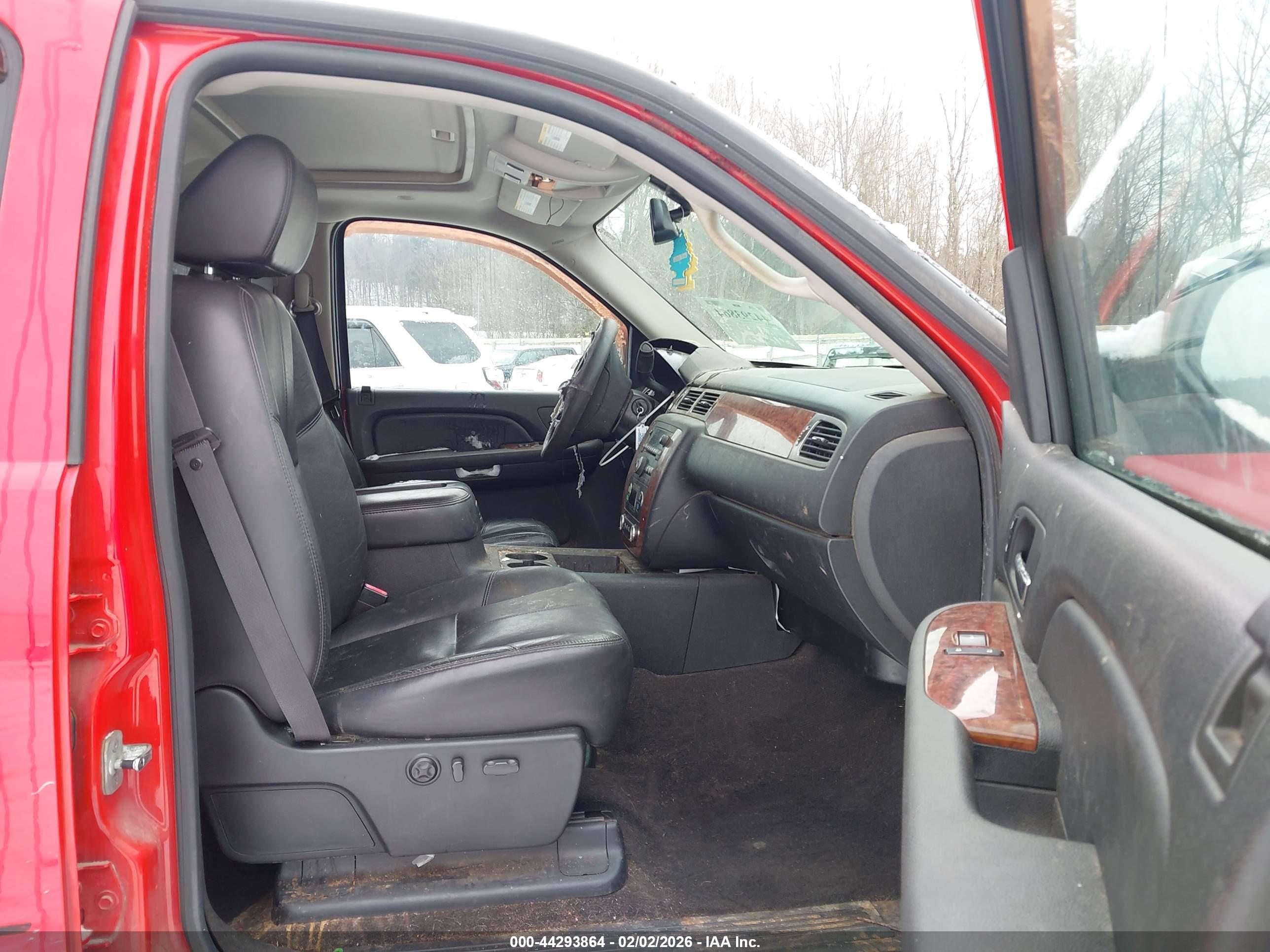 CHEVROLET SILVERADO image 5