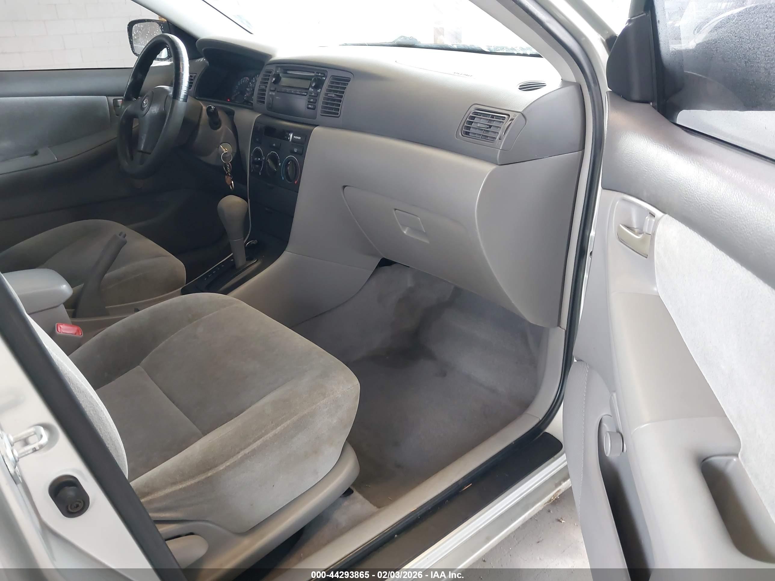 TOYOTA COROLLA image 5