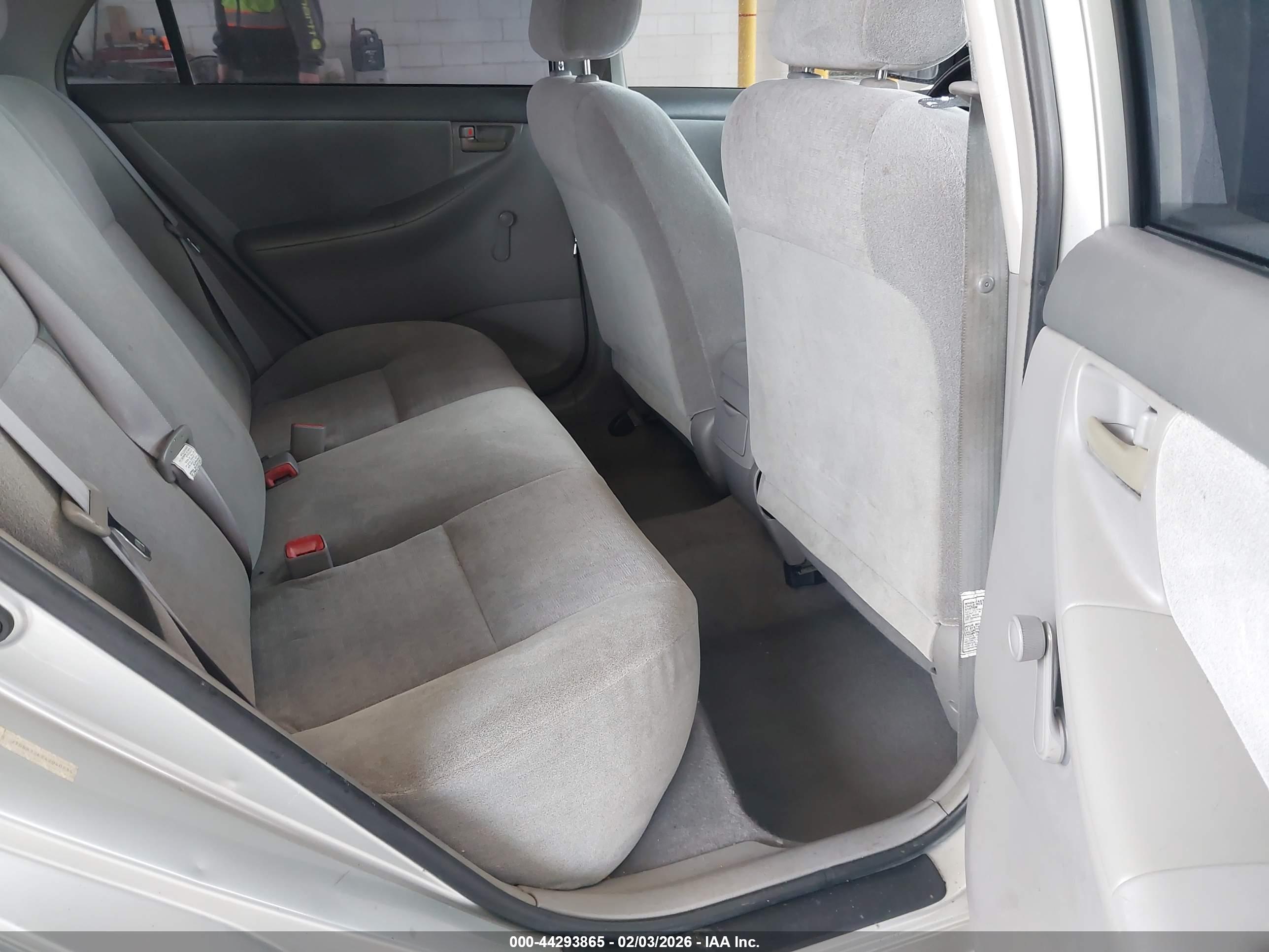 TOYOTA COROLLA image 8