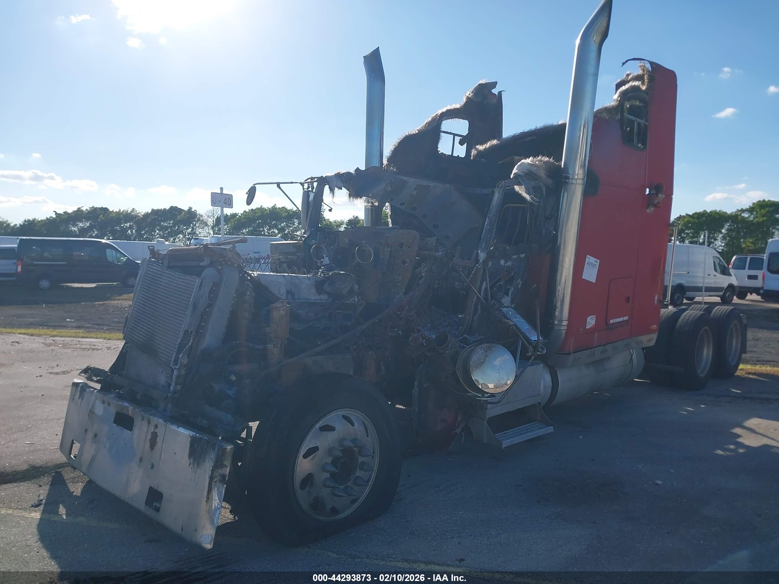 FREIGHTLINER CONVENTIONAL image 2