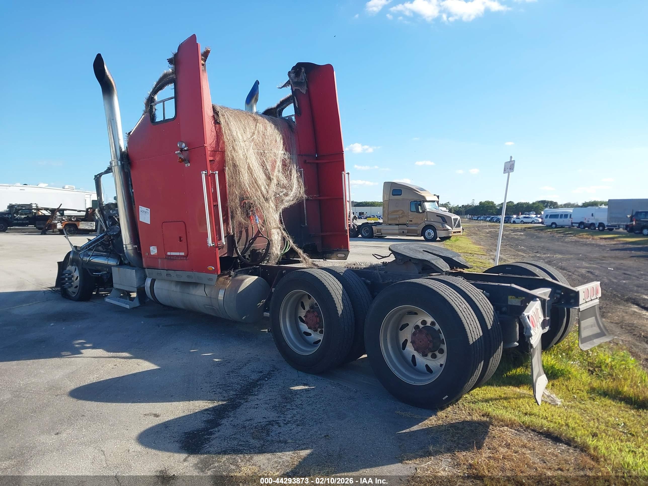 FREIGHTLINER CONVENTIONAL image 3