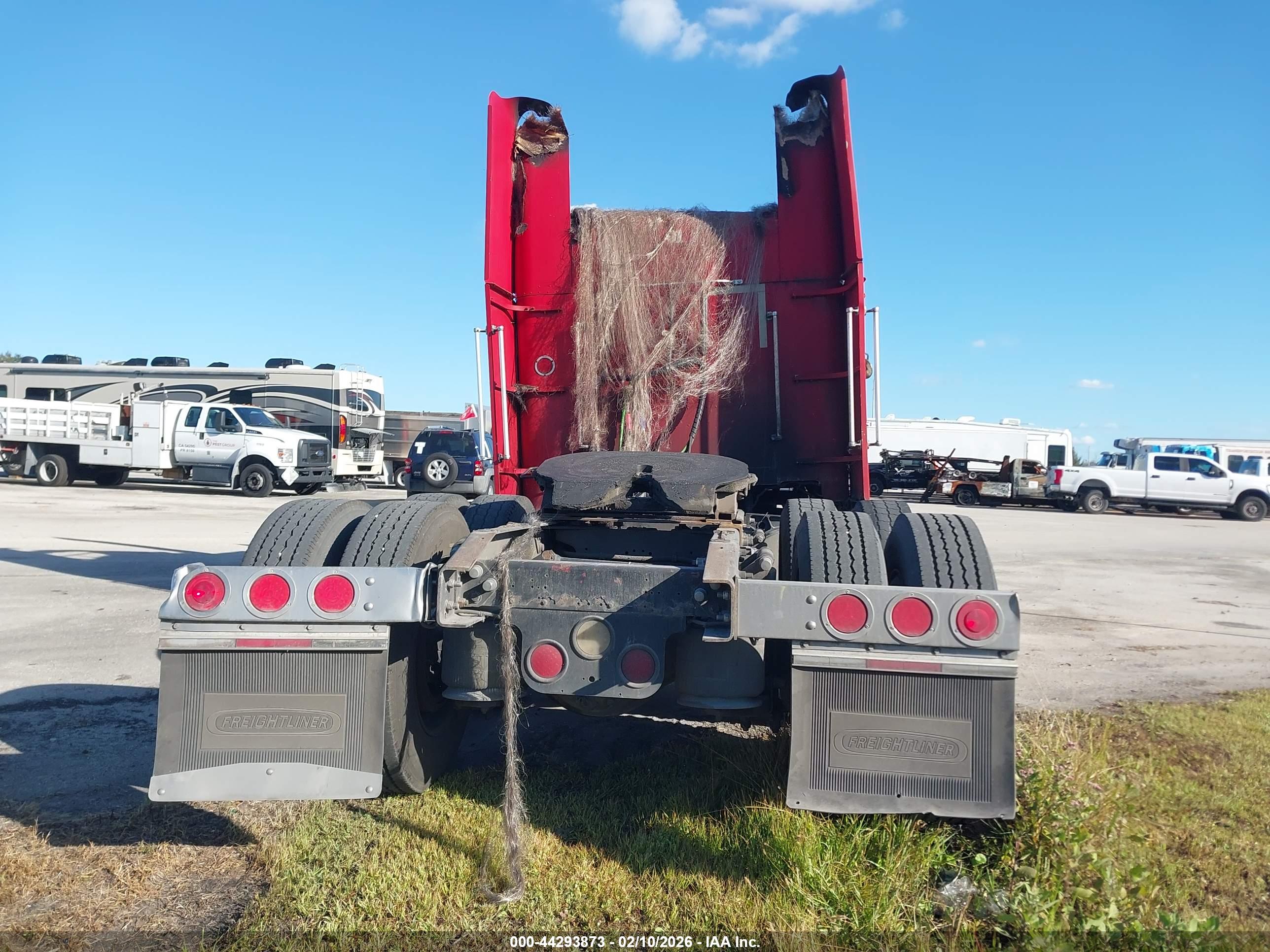 FREIGHTLINER CONVENTIONAL image 8