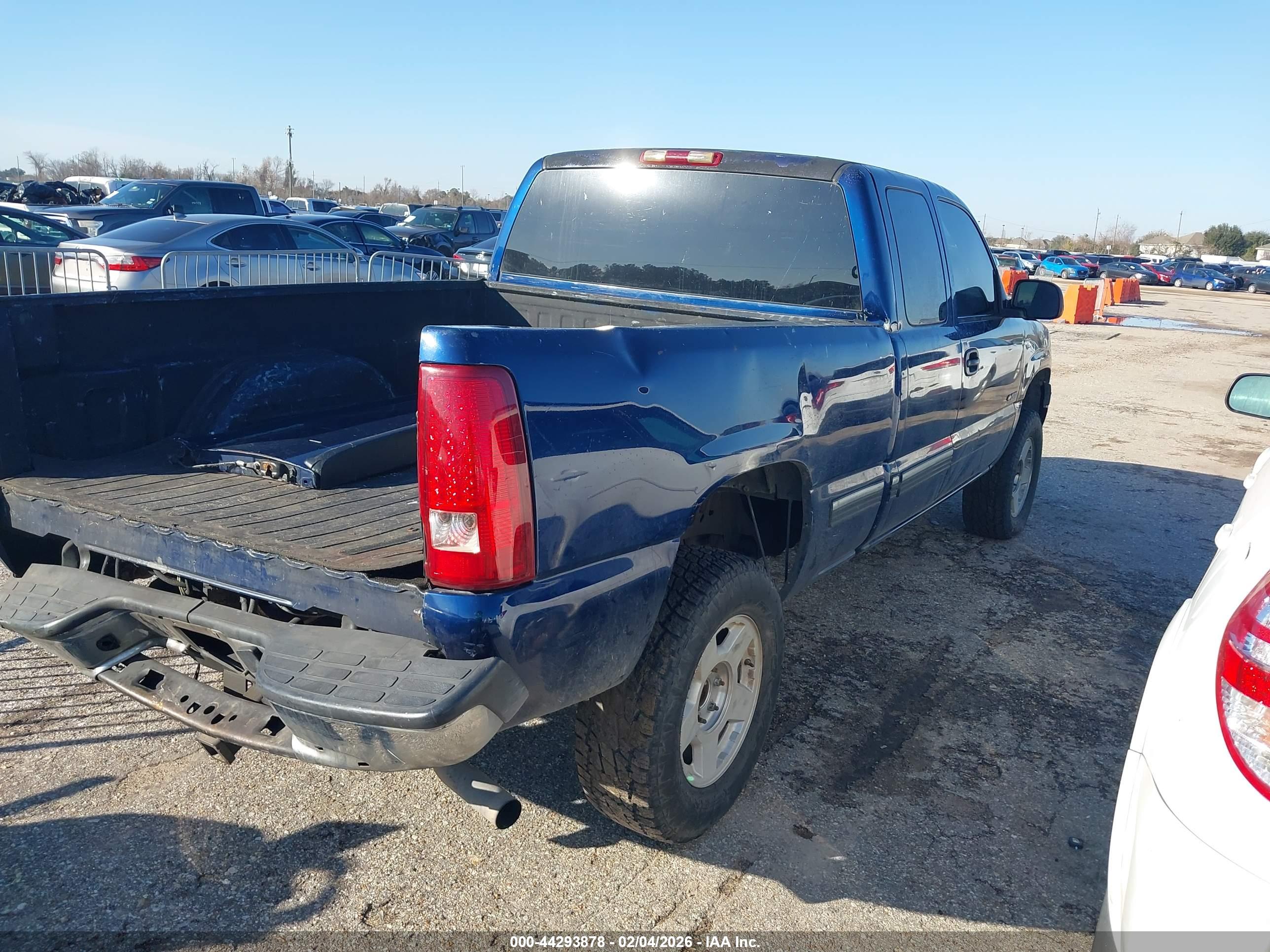 CHEVROLET SILVERADO image 4