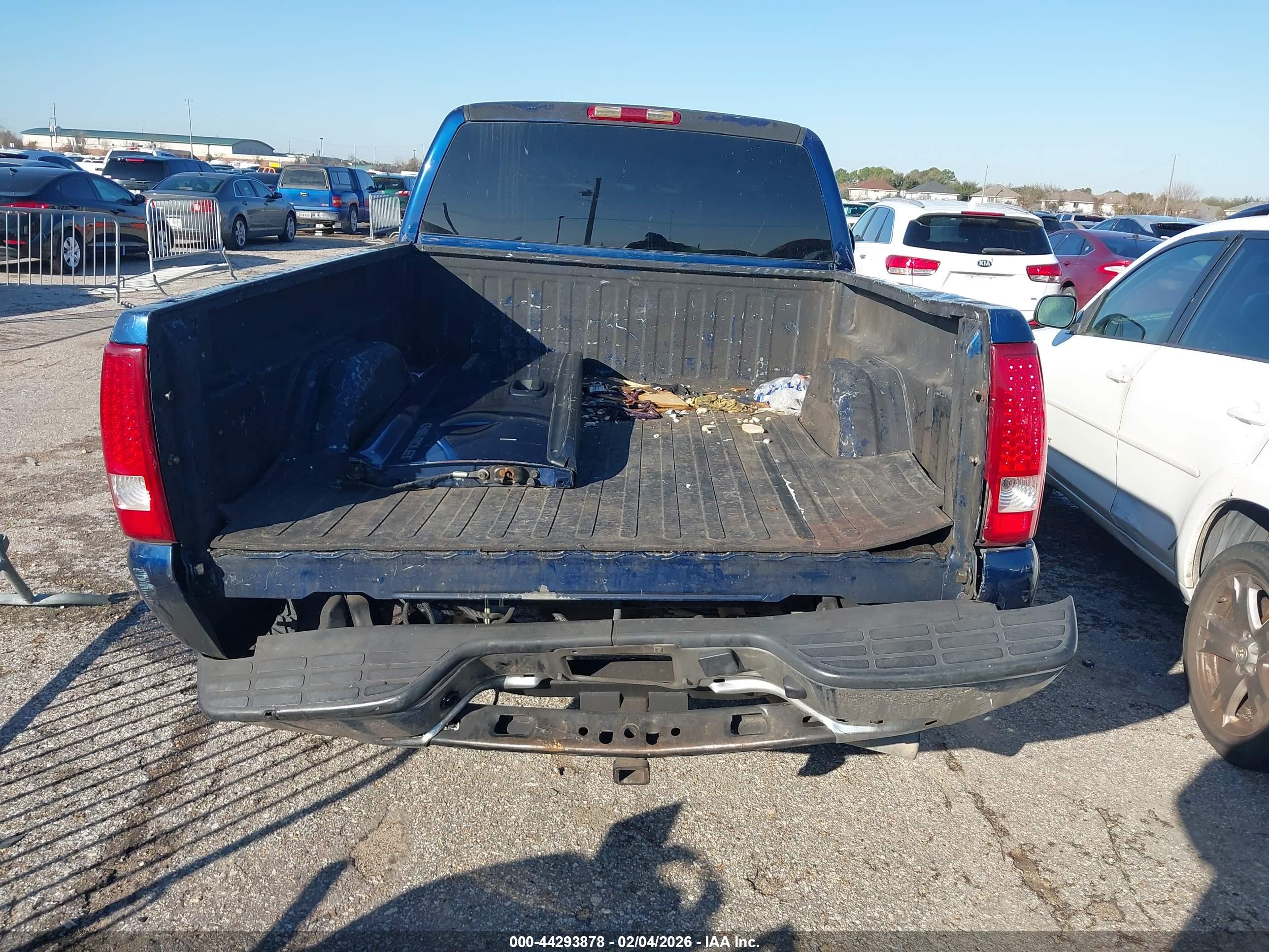 CHEVROLET SILVERADO image 6
