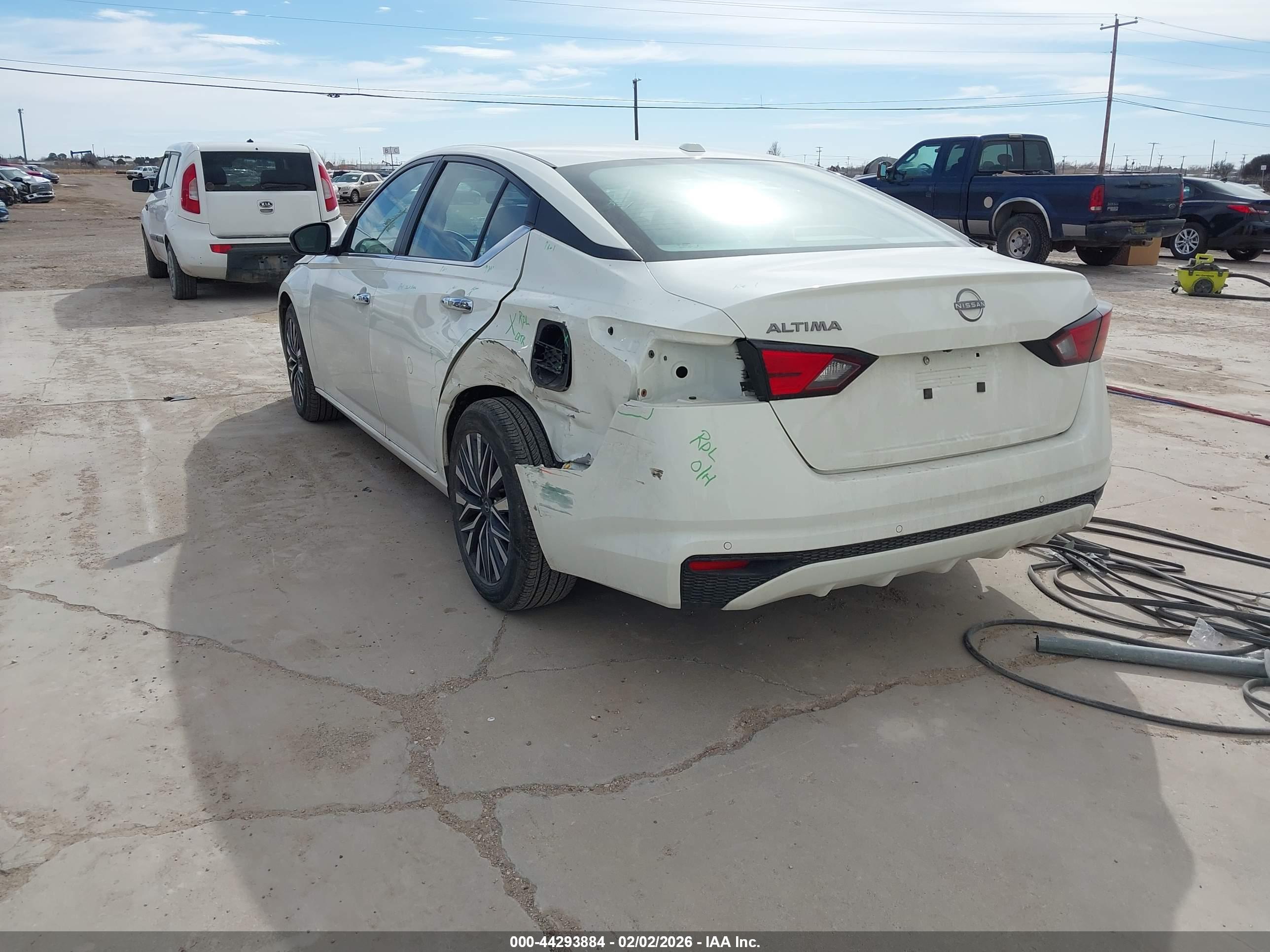 NISSAN ALTIMA image 3
