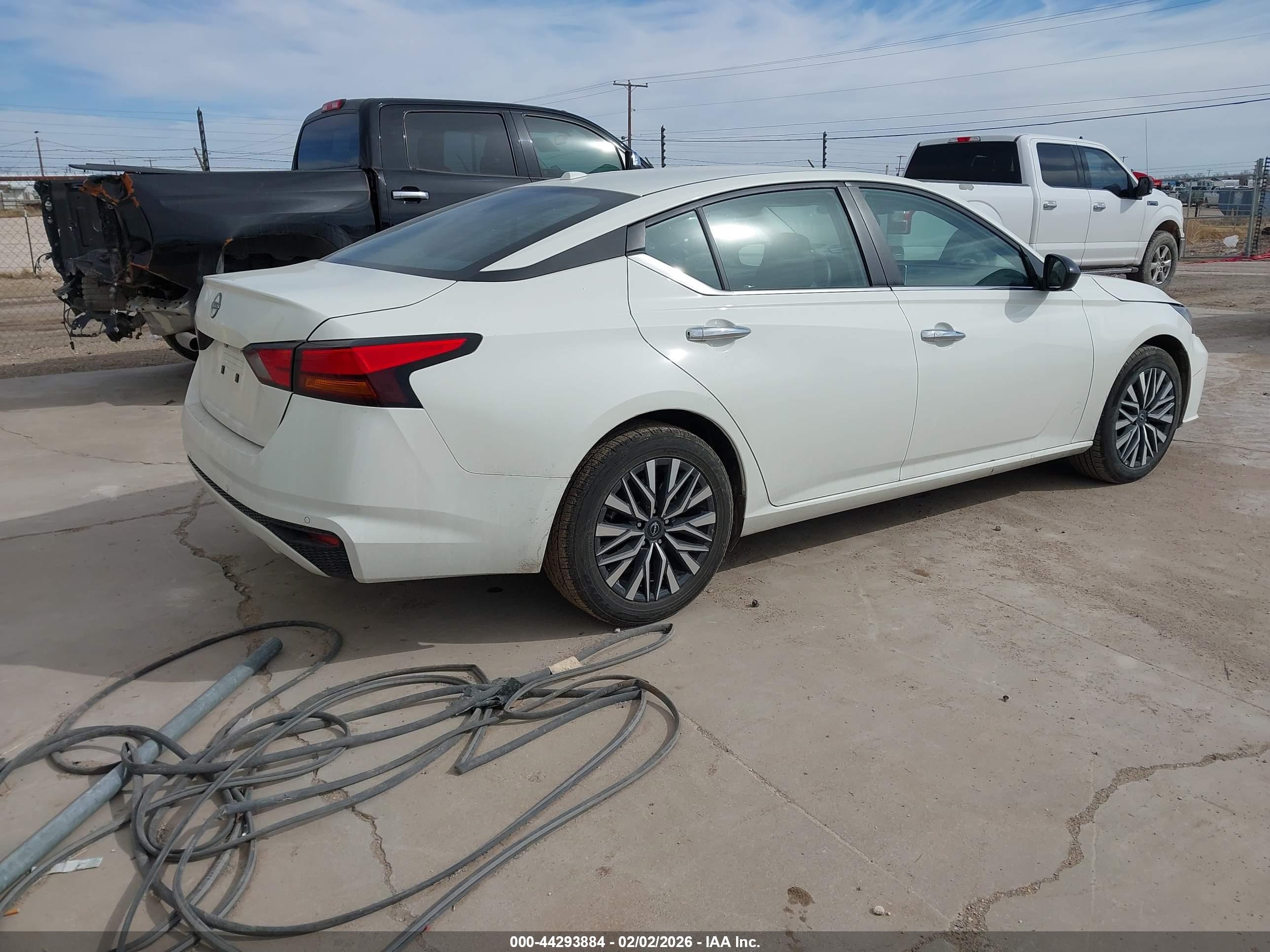 NISSAN ALTIMA image 4