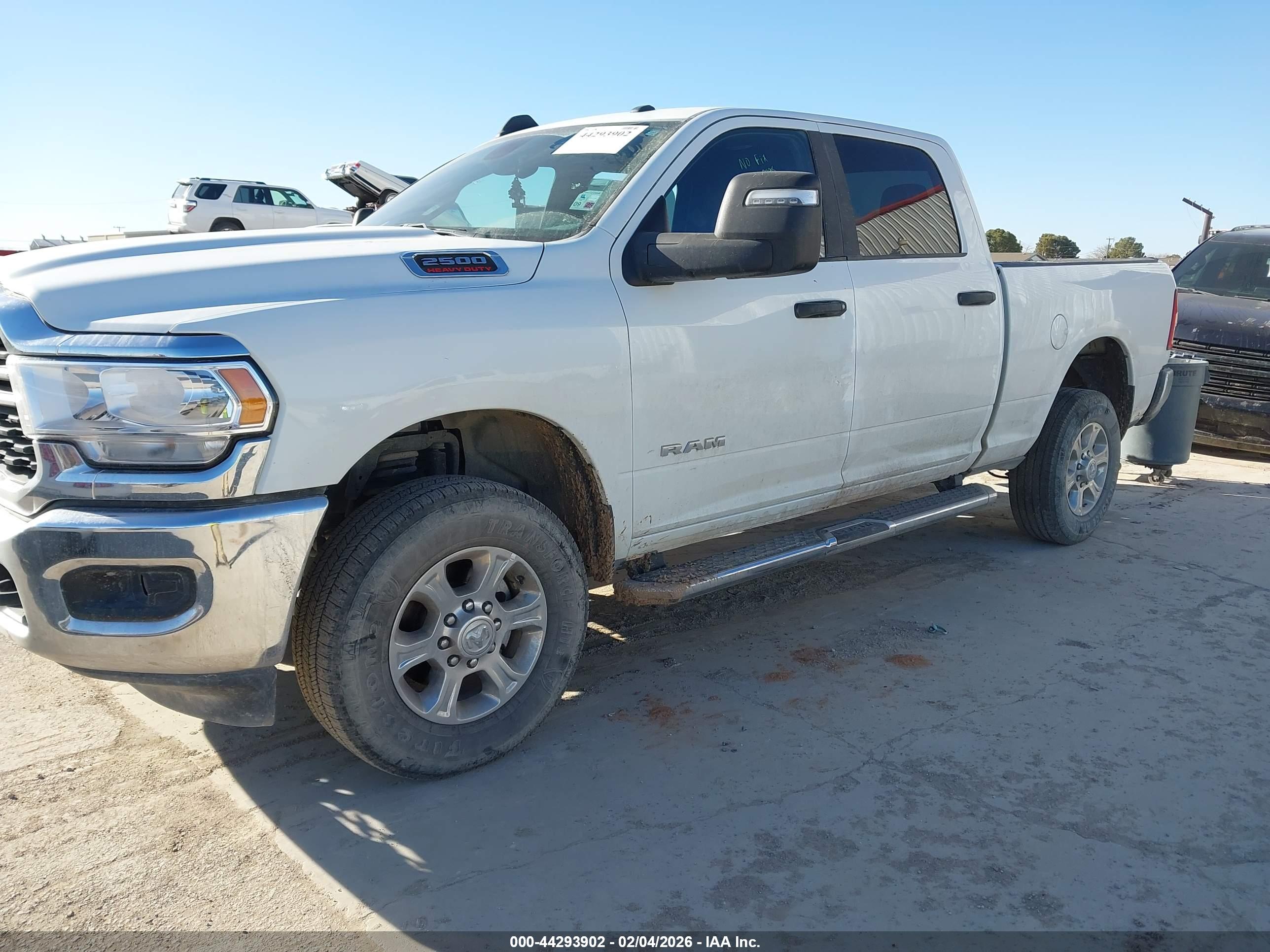 RAM 2500 image 2